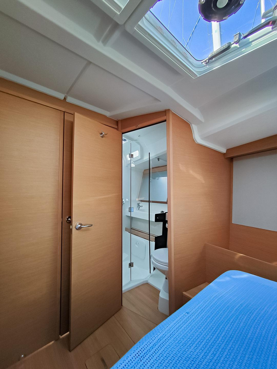 Sun Odyssey 440 — photo 14