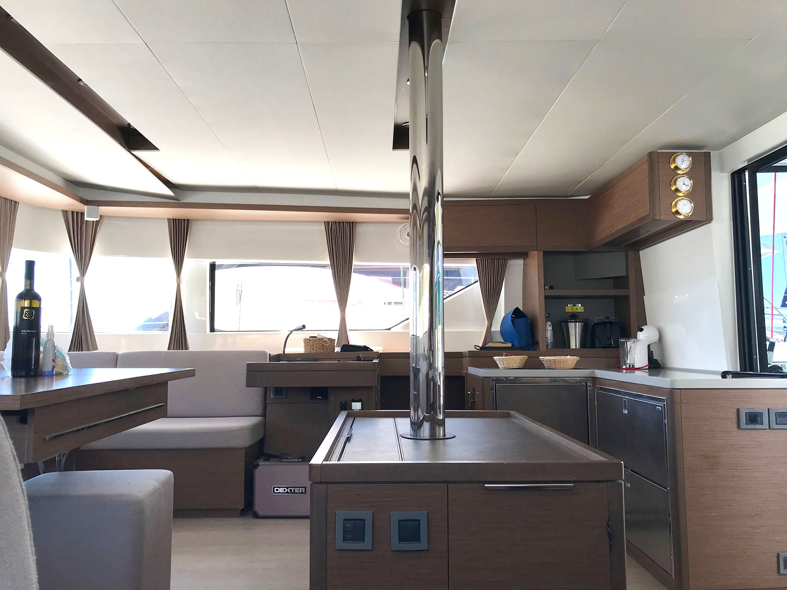 Lagoon 50 — photo 2