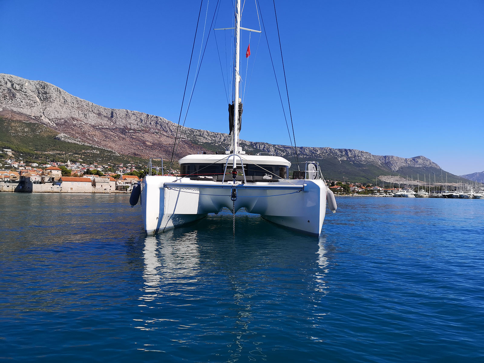 Lagoon 50 — photo 3