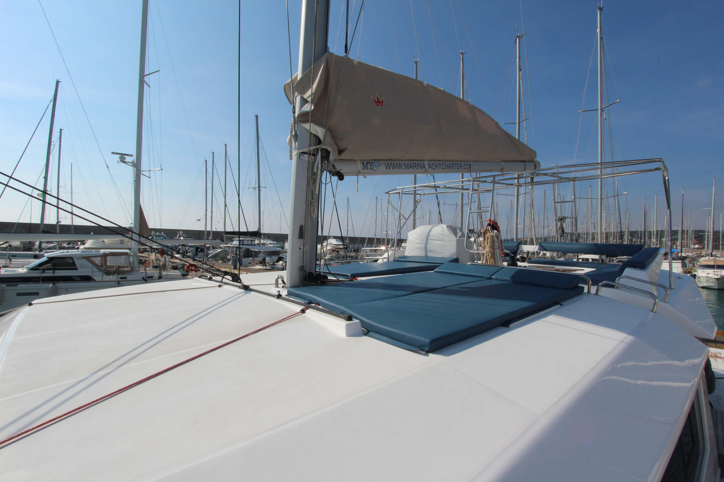 Dufour Catamaran 48 5c+5h — photo 11