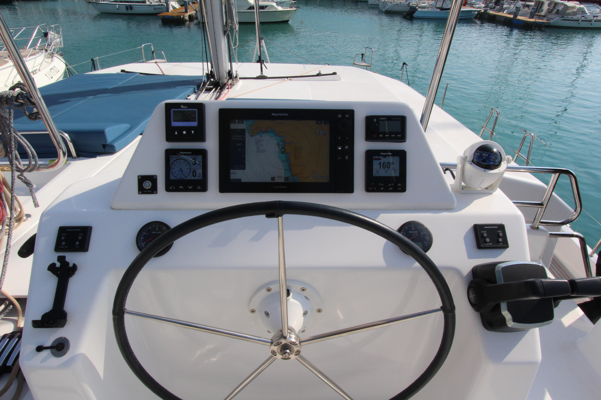 Dufour Catamaran 48 5c+5h — photo 14