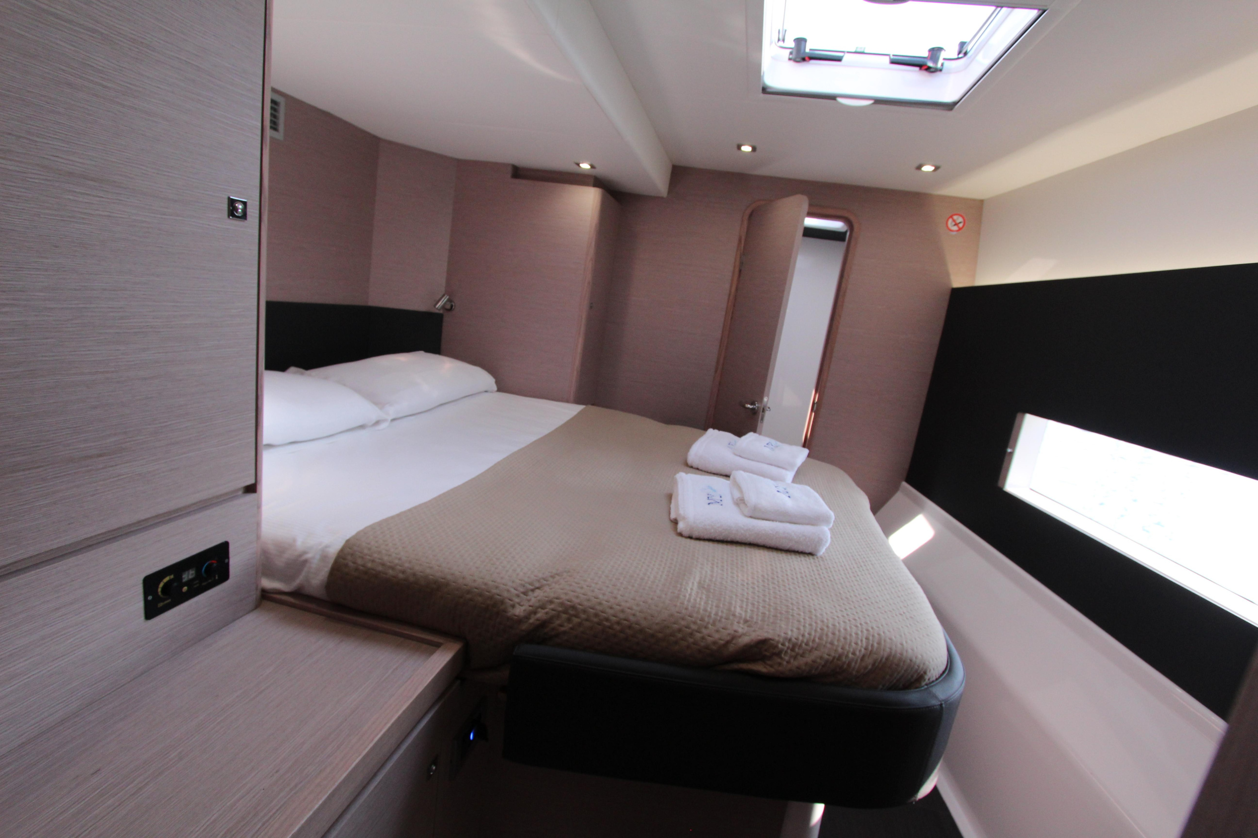 Dufour Catamaran 48 5c+5h — photo 22