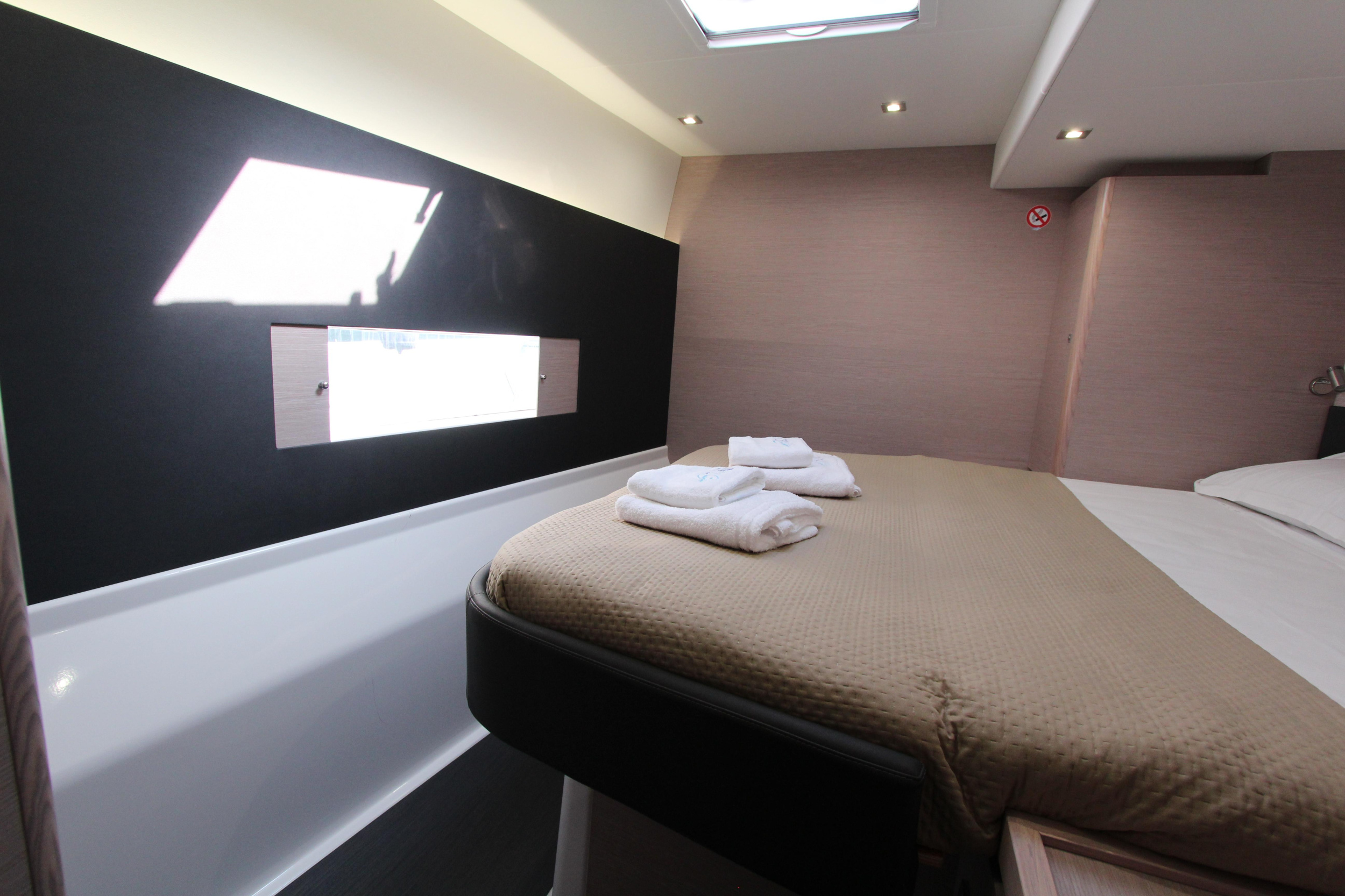 Dufour Catamaran 48 5c+5h — photo 7