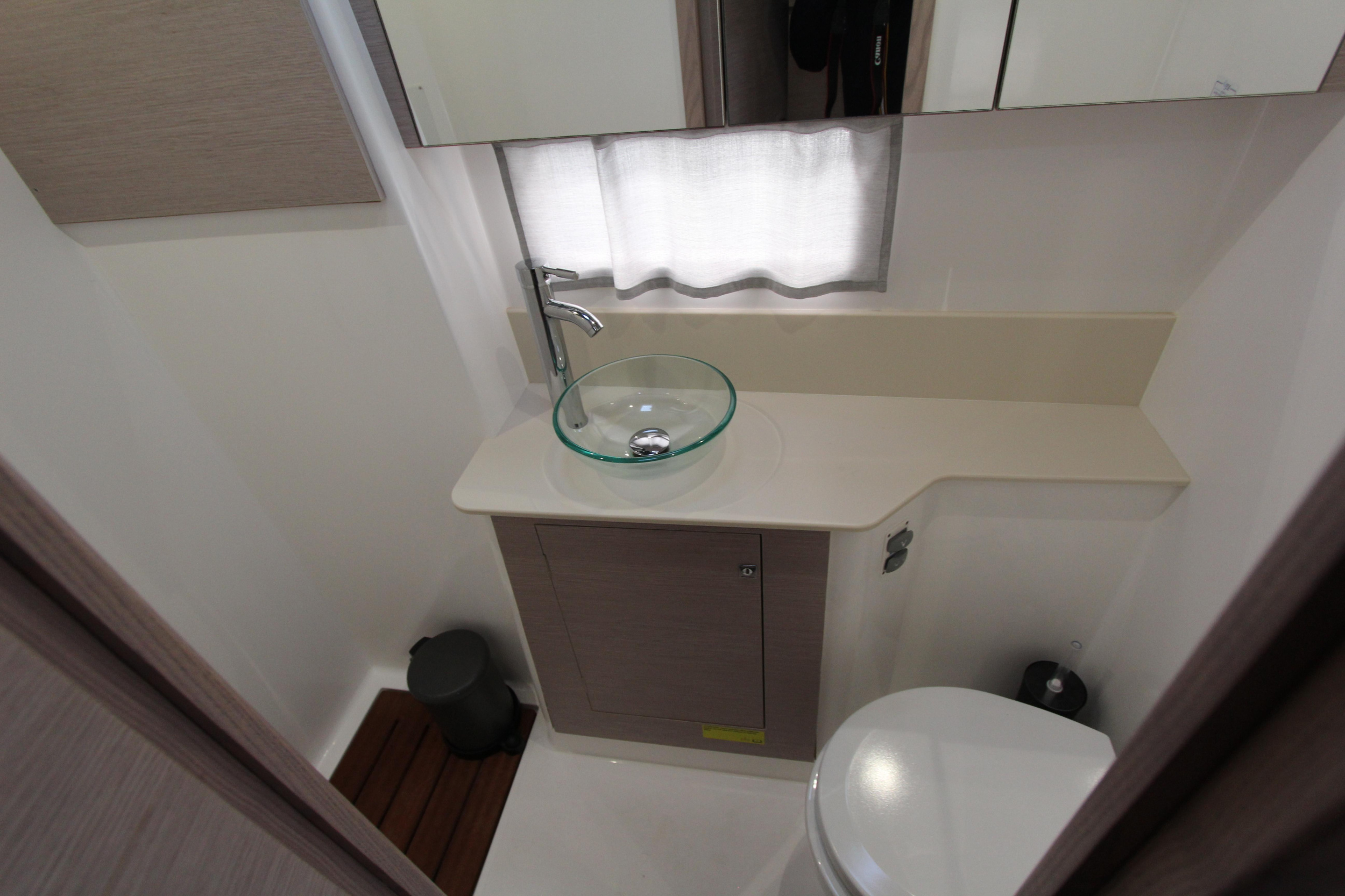 Dufour Catamaran 48 5c+5h — photo 10