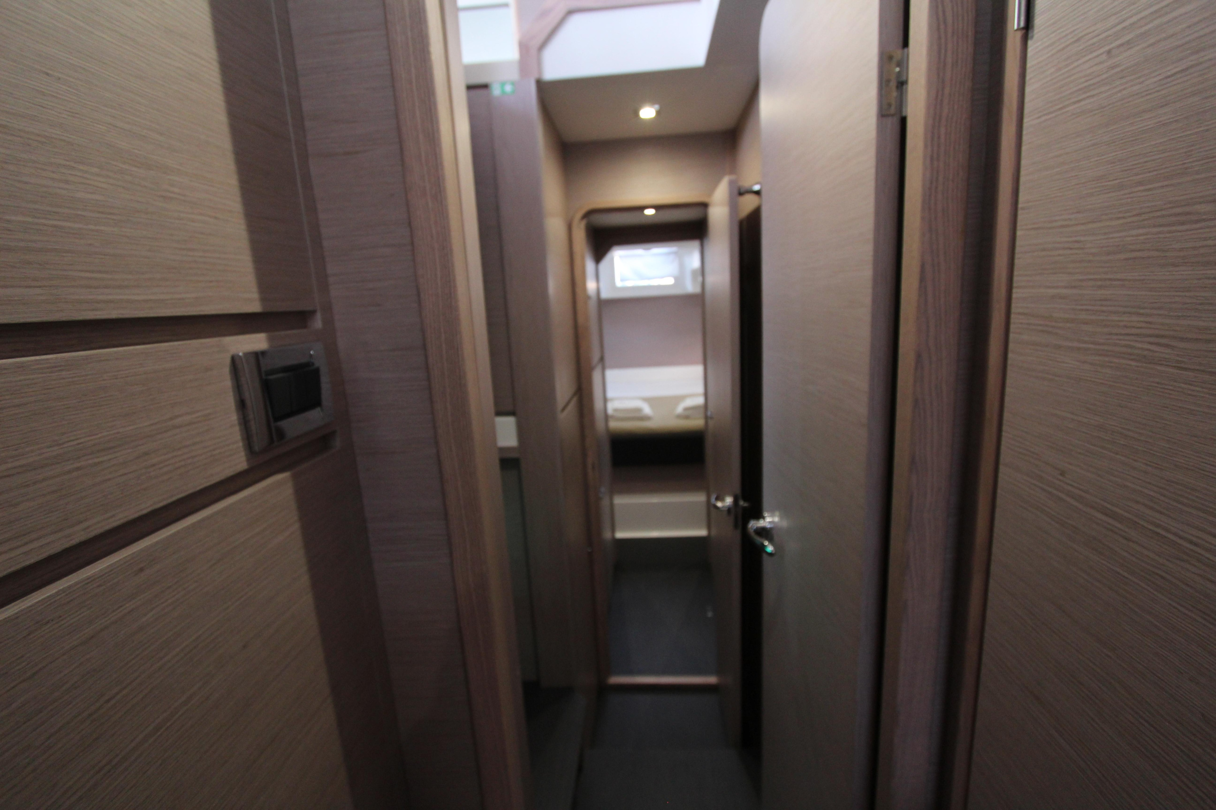Dufour Catamaran 48 5c+5h — photo 9