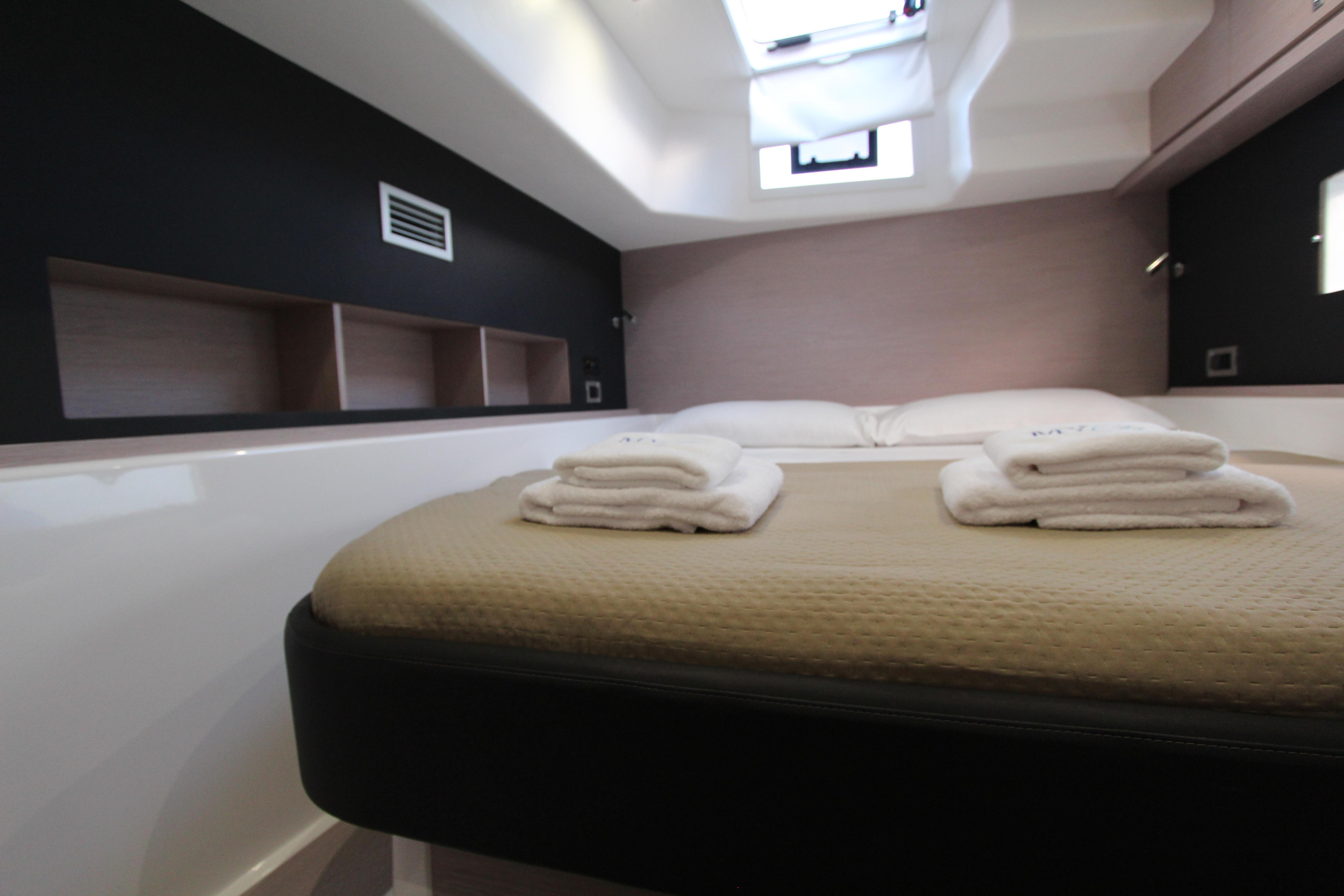 Dufour Catamaran 48 5c+5h — photo 12