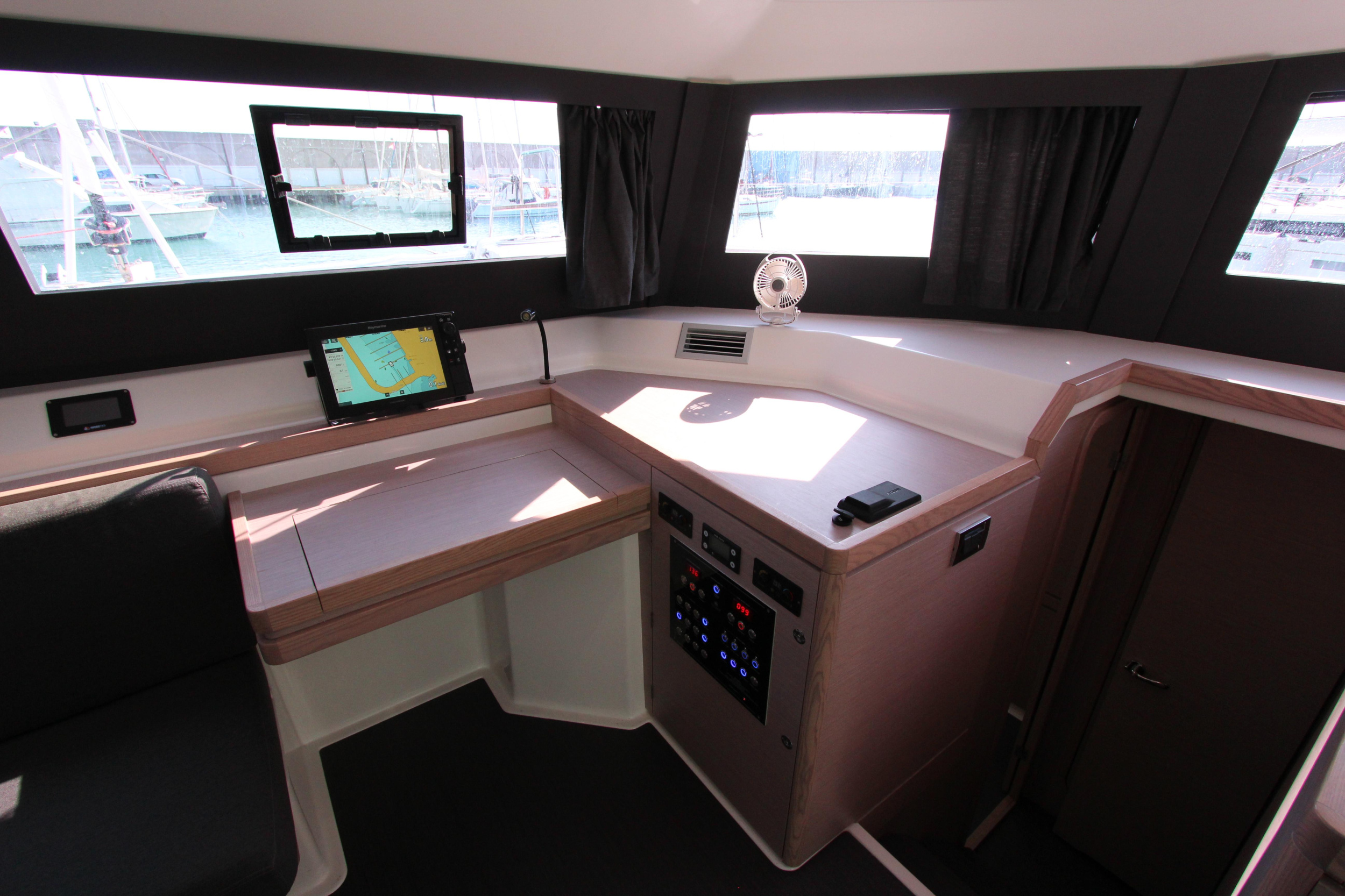 Dufour Catamaran 48 5c+5h — photo 24