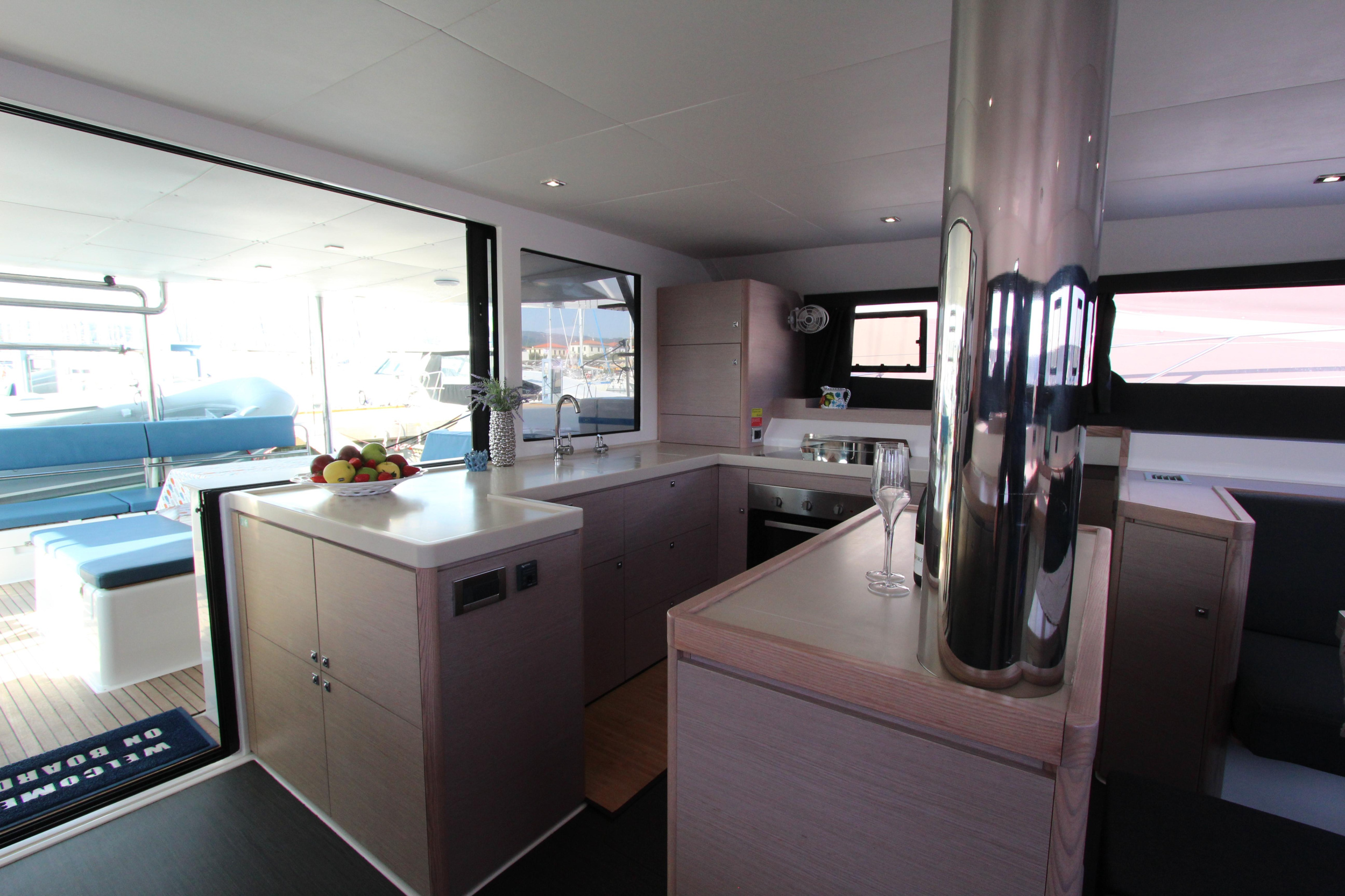 Dufour Catamaran 48 5c+5h — photo 18