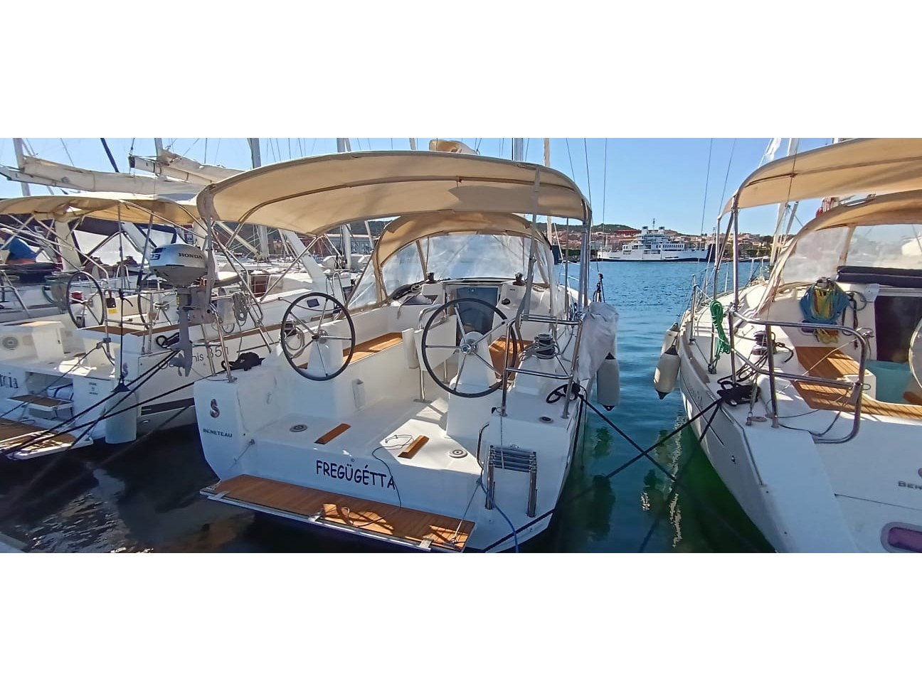 Oceanis 30.1 — photo 1