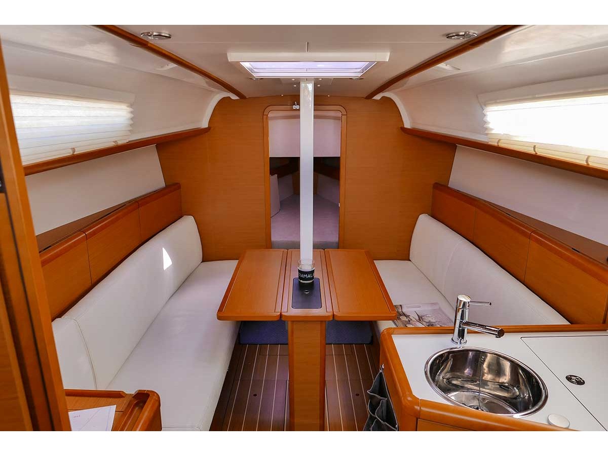 Sun Odyssey 33i — photo 12