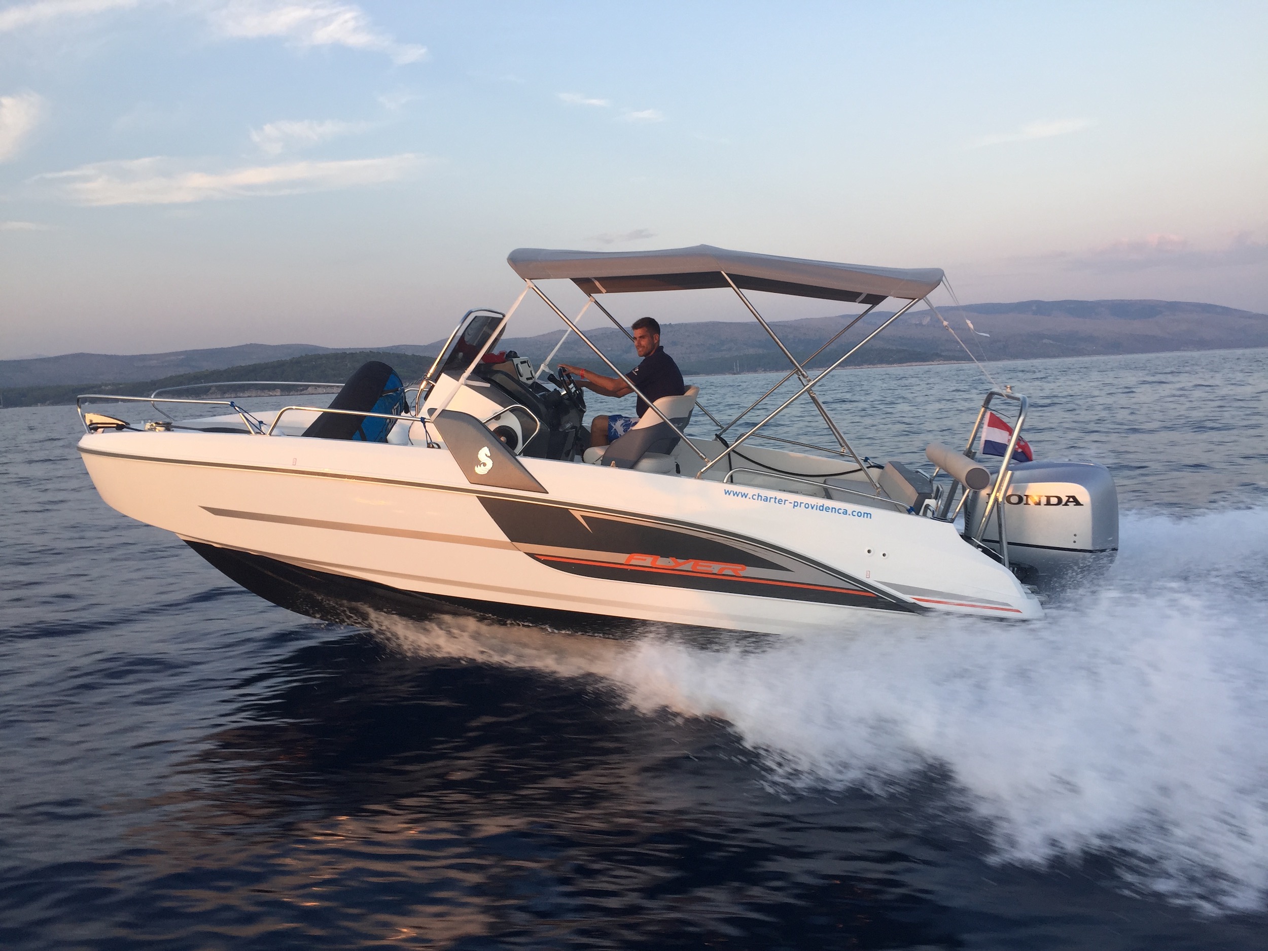 Beneteau Flyer 6.6 Space Deck — photo 4
