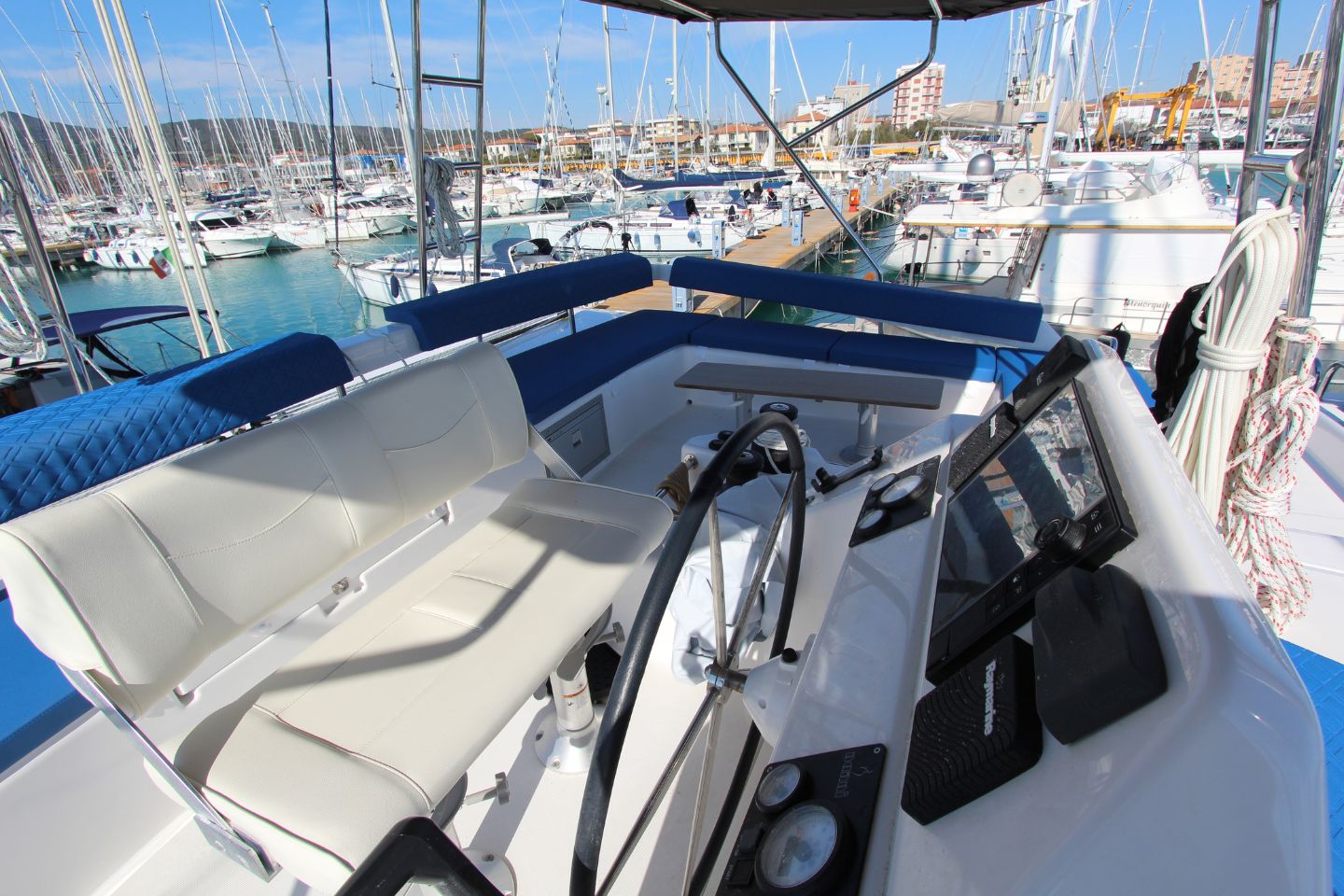 Dufour Catamaran 48 5c+5h — photo 17