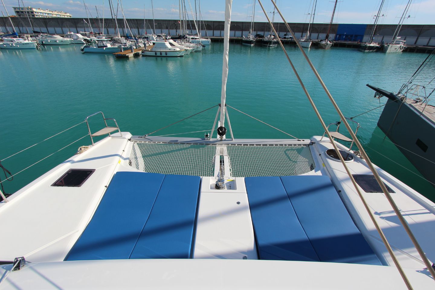 Dufour Catamaran 48 5c+5h — photo 11