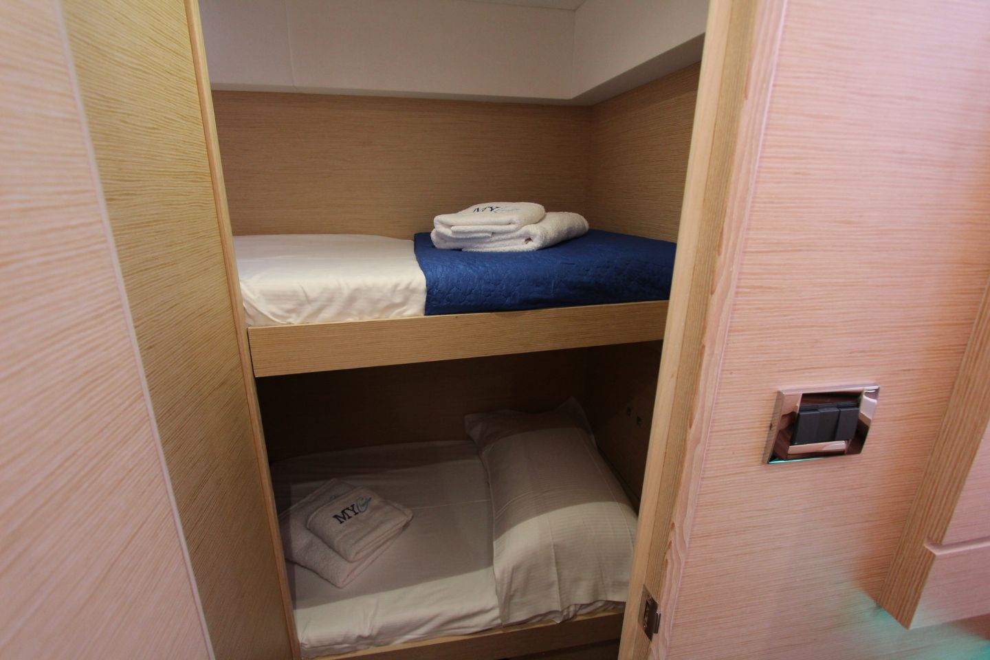 Dufour Catamaran 48 5c+5h — photo 28