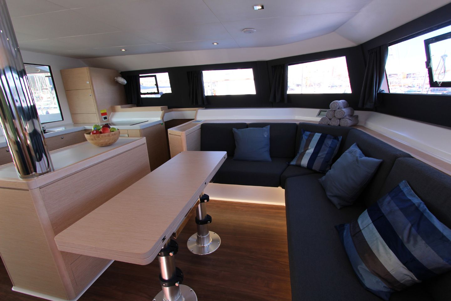Dufour Catamaran 48 5c+5h — photo 10