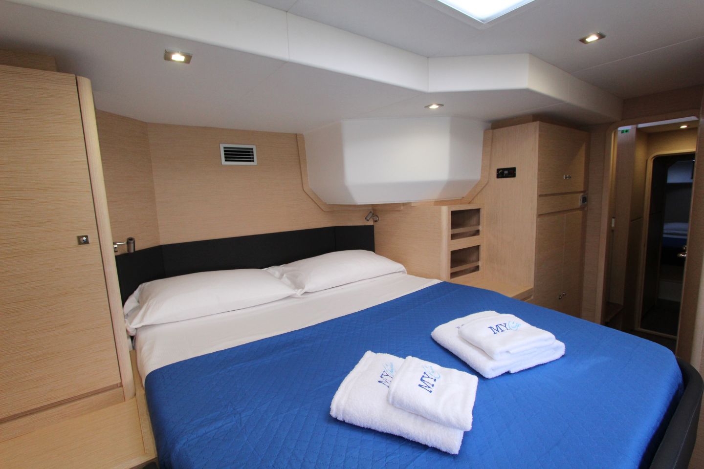 Dufour Catamaran 48 5c+5h — photo 8