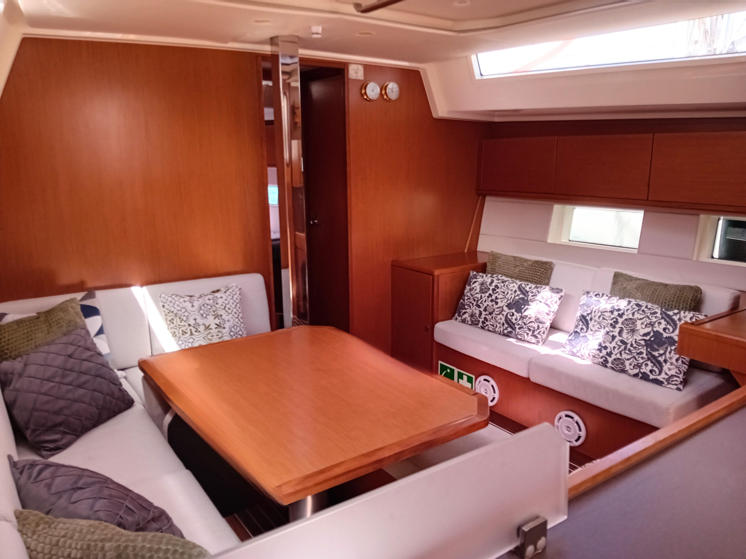 Bavaria C45 Holiday — photo 12