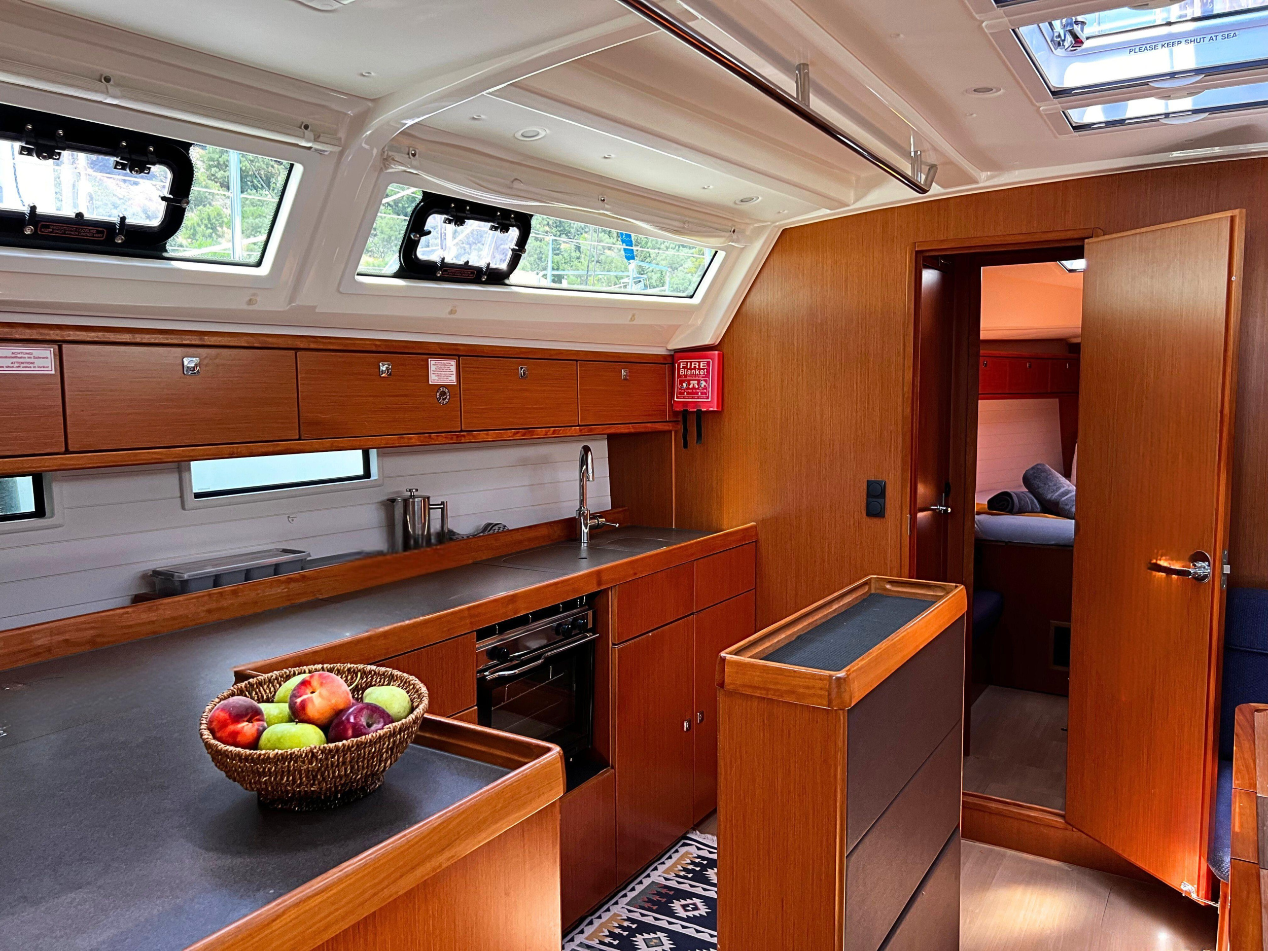 Bavaria 46 Cruiser — photo 4