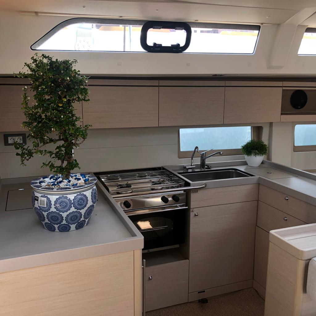 Oceanis 51.1 — photo 10