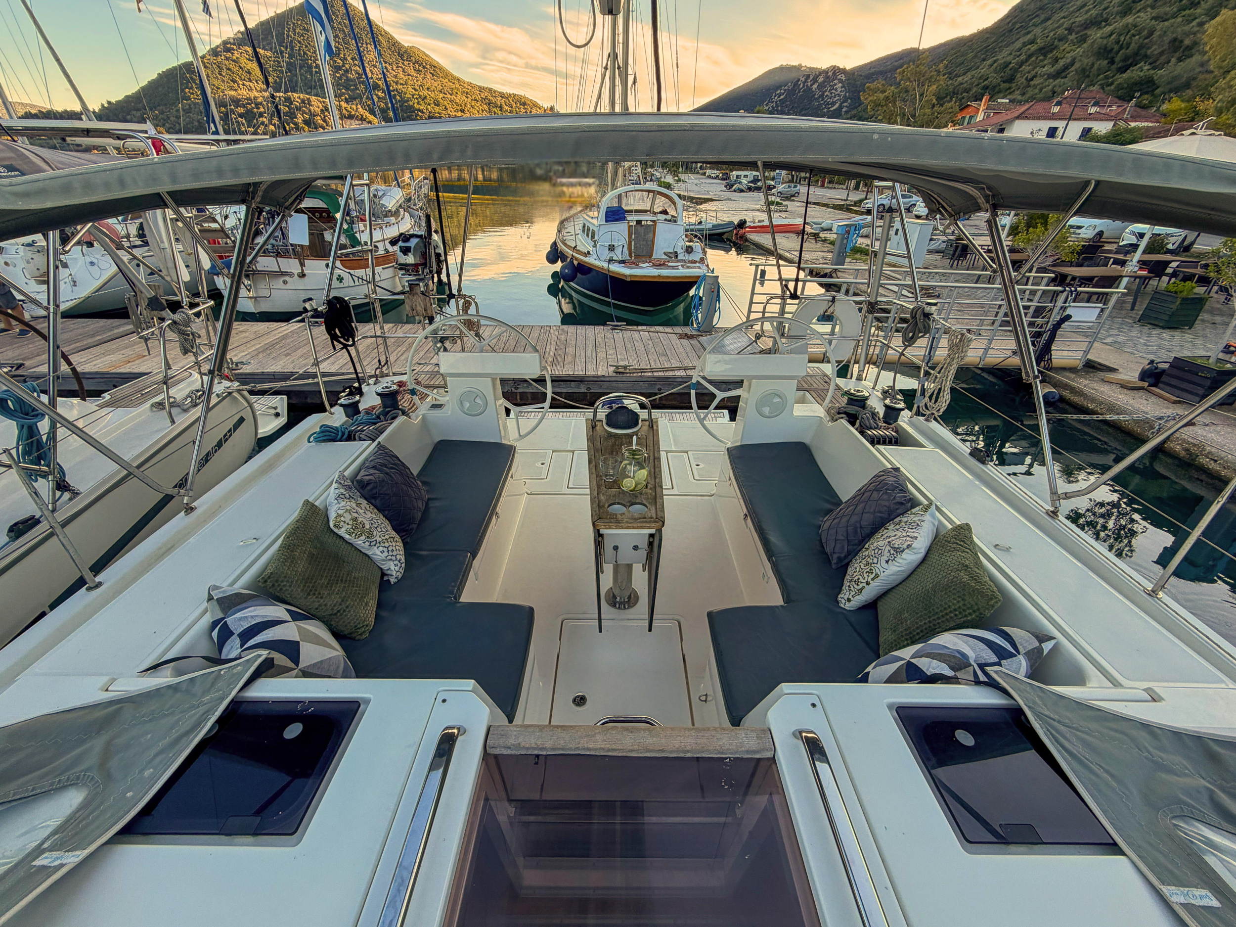 Bavaria C45 Holiday — photo 3