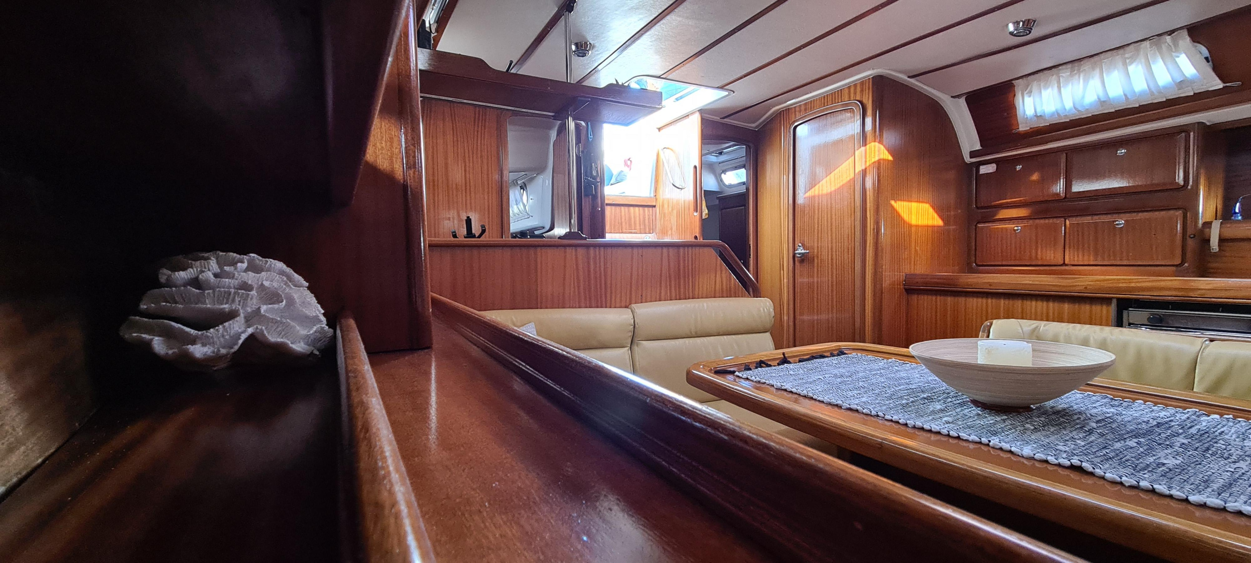 Bavaria 42 — photo 3