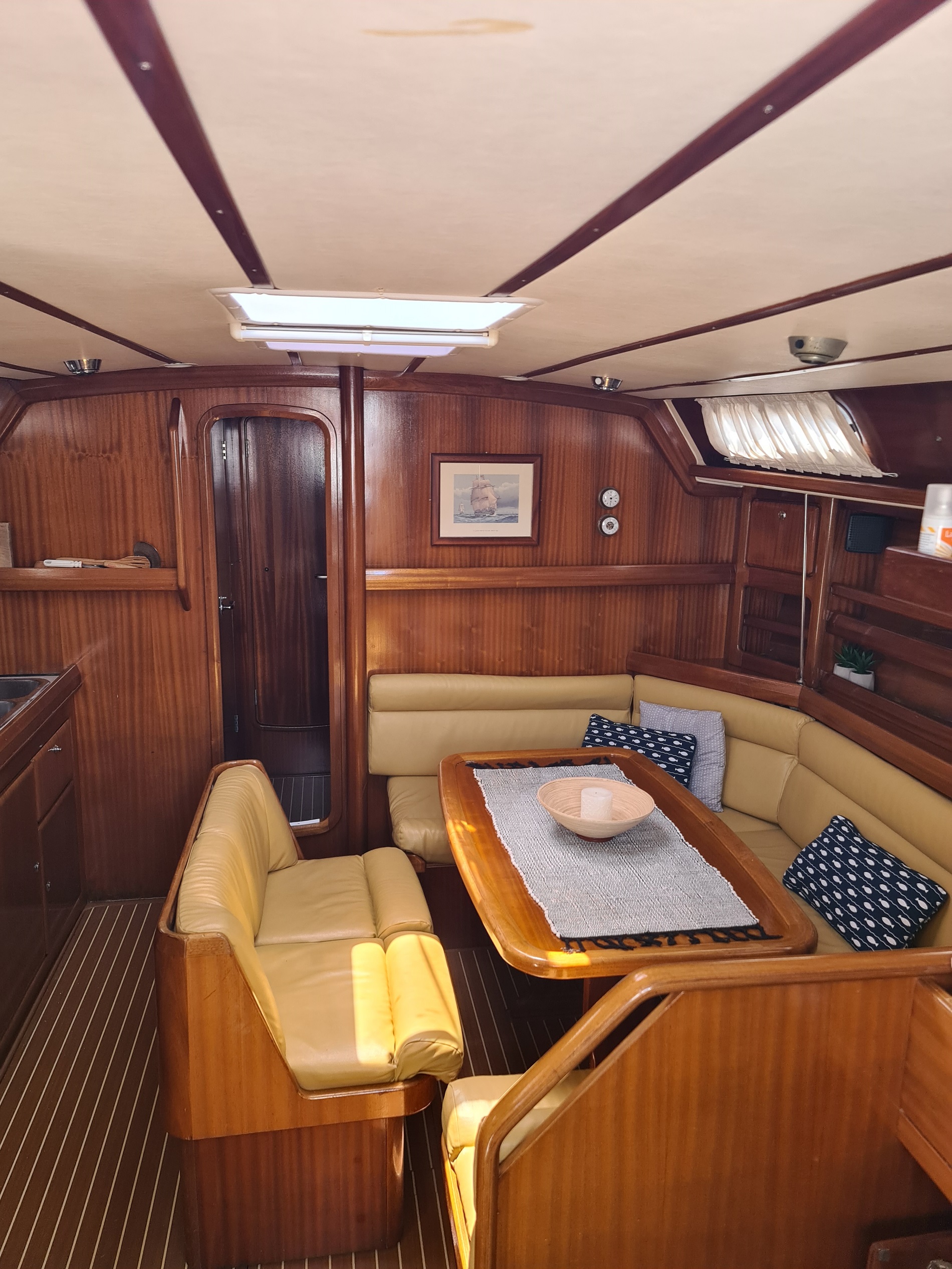 Bavaria 42 — photo 8