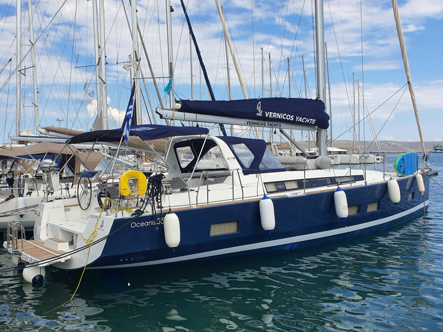 Photo #1 - Oceanis 55 (LUCKY TRADER) en Main Port - 13716