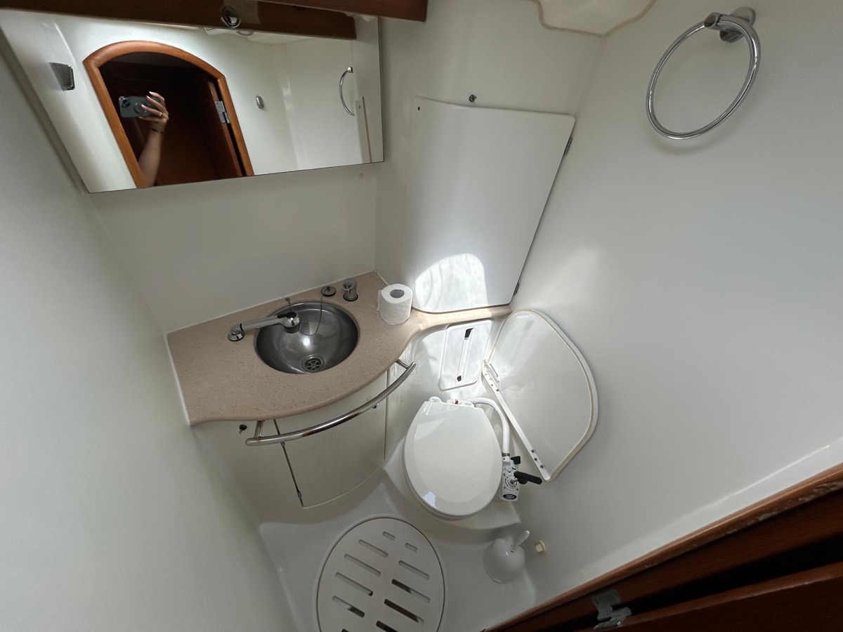 Sun Odyssey 54 DS — photo 40