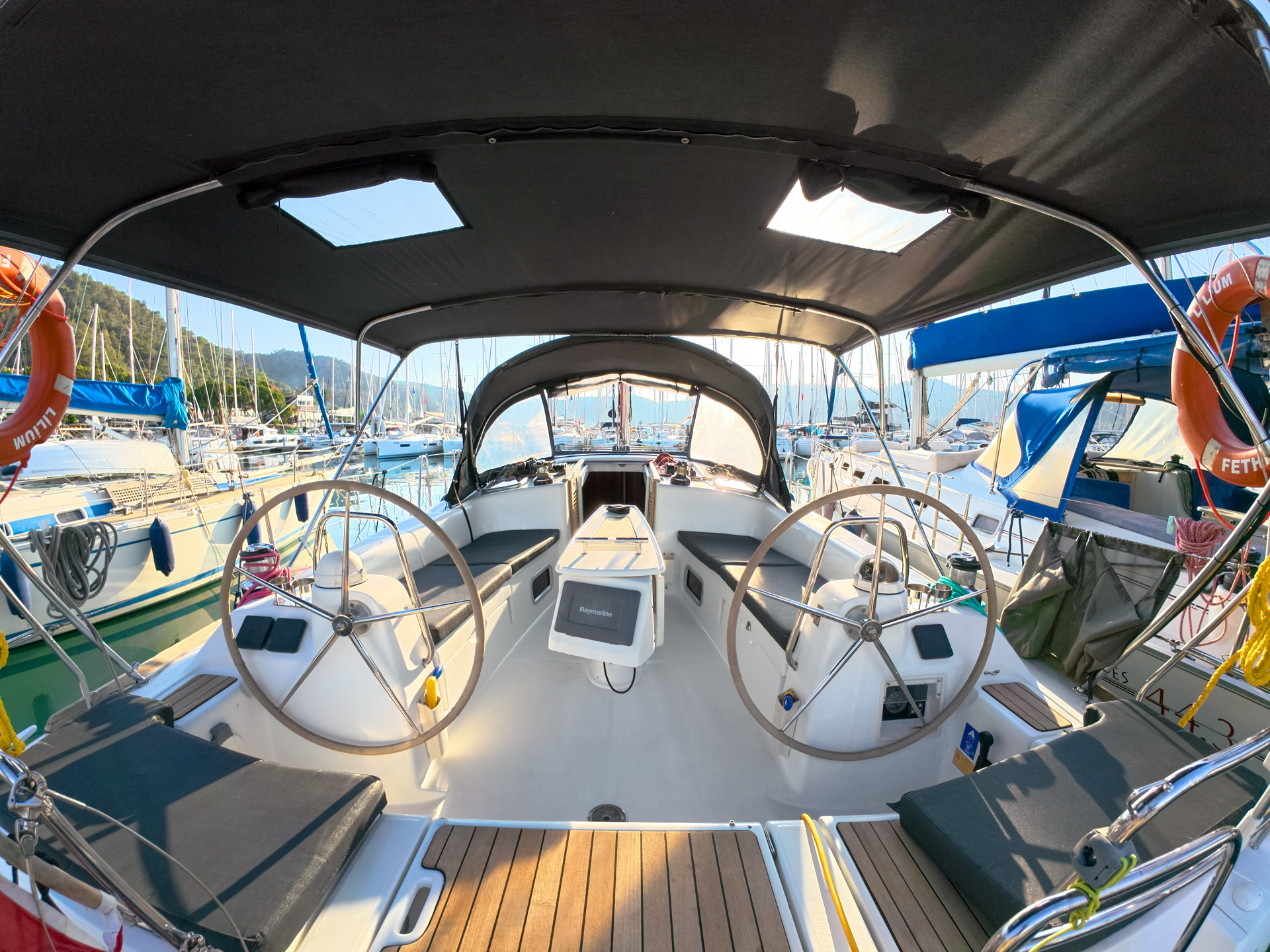 Beneteau 43 — photo 1