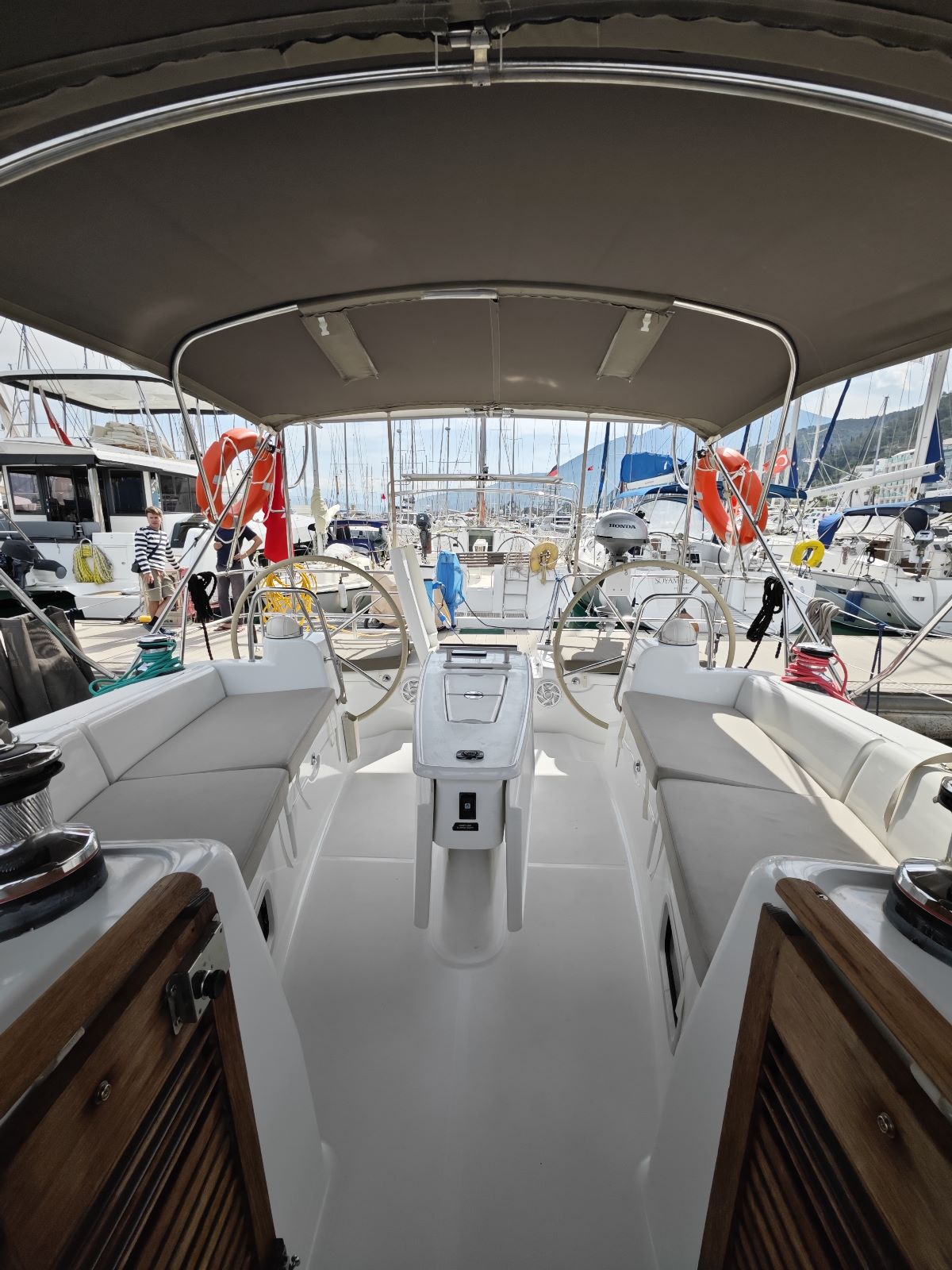 Oceanis 40 — photo 4