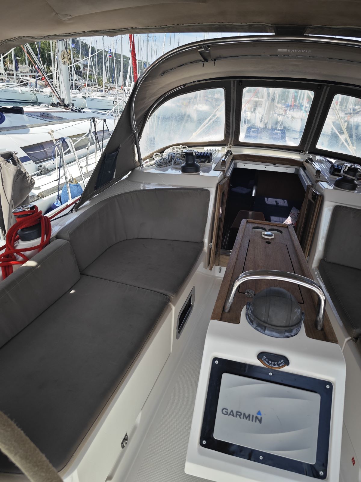 Bavaria Cruiser 37 — photo 11