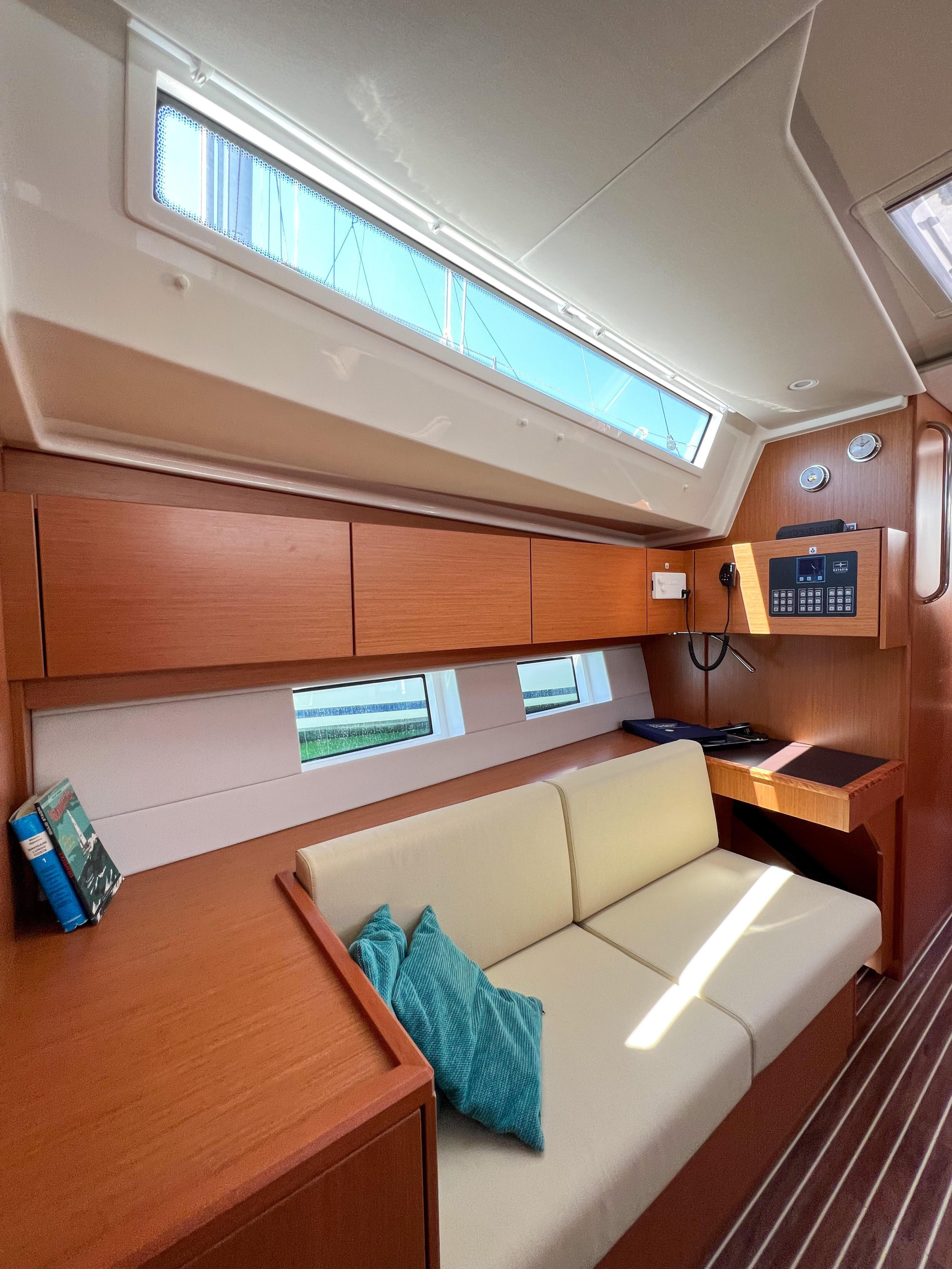 Bavaria C45 — photo 7