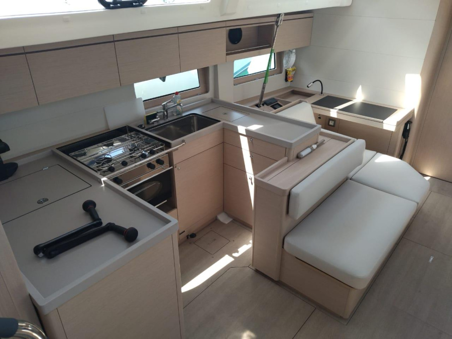 Oceanis 51.1 — photo 7