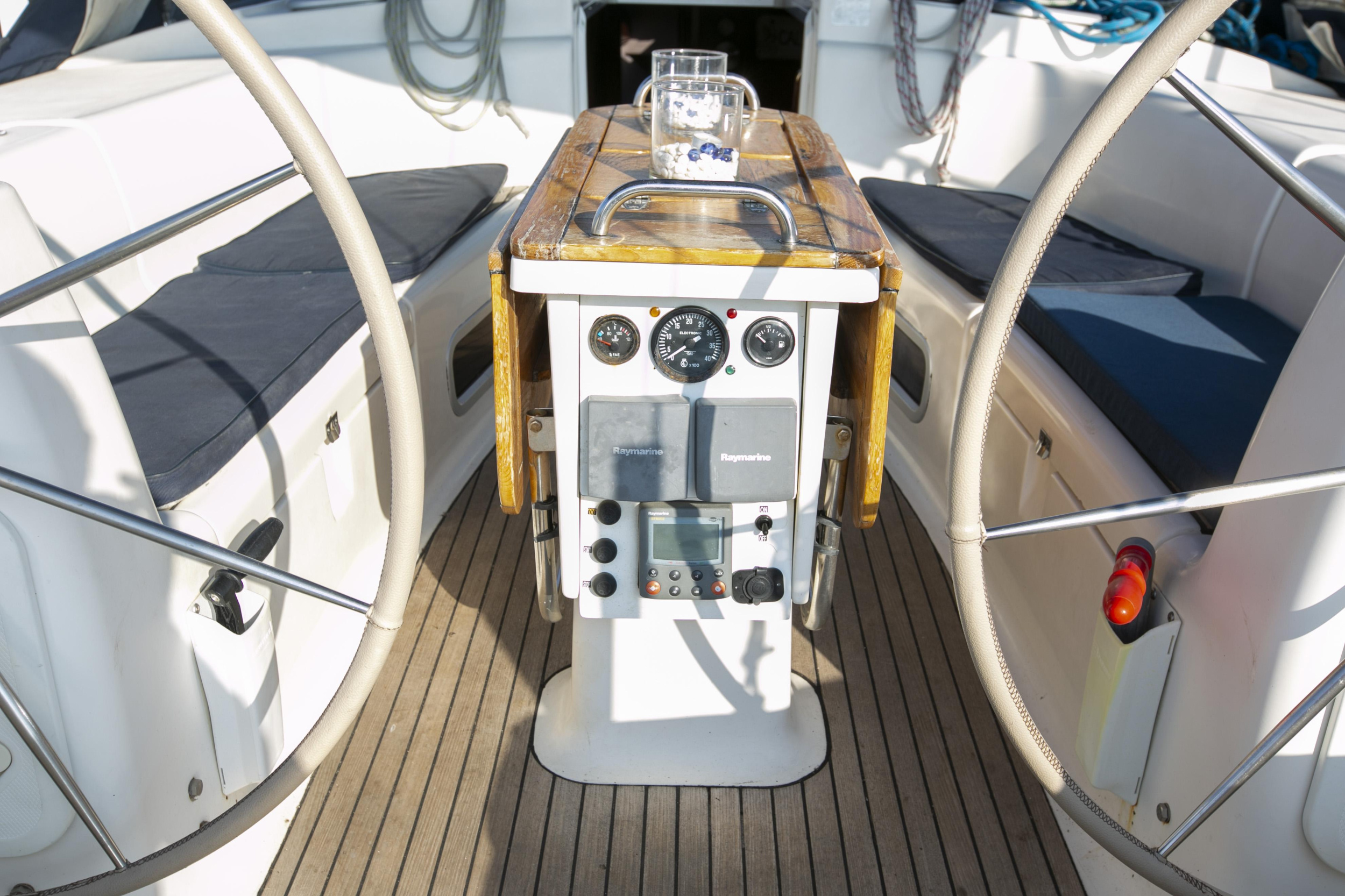 Bavaria 44 — photo 10