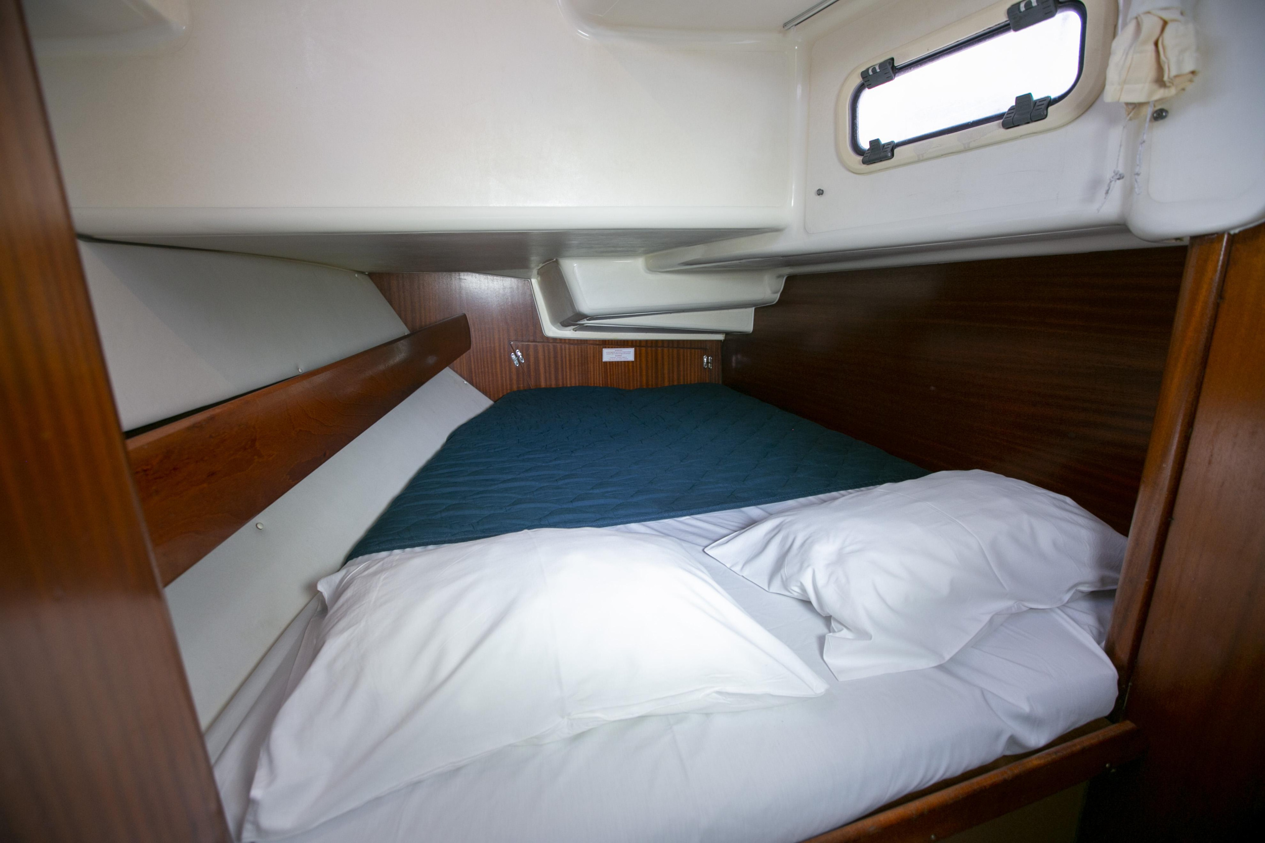 Bavaria 44 — photo 6