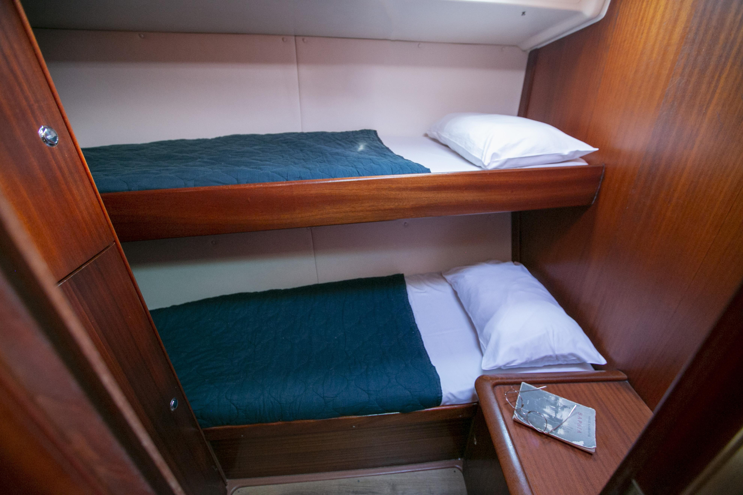 Bavaria 44 — photo 7