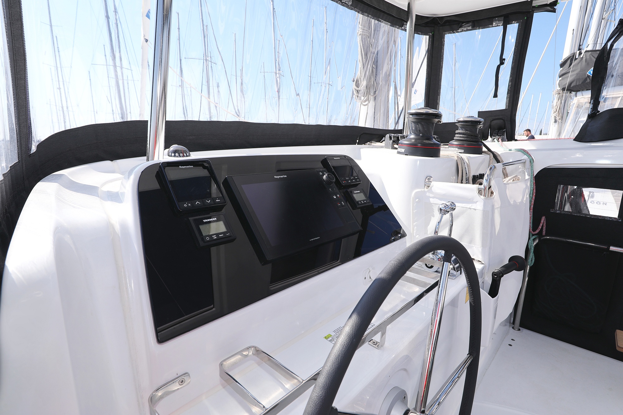 Lagoon 42 — photo 11