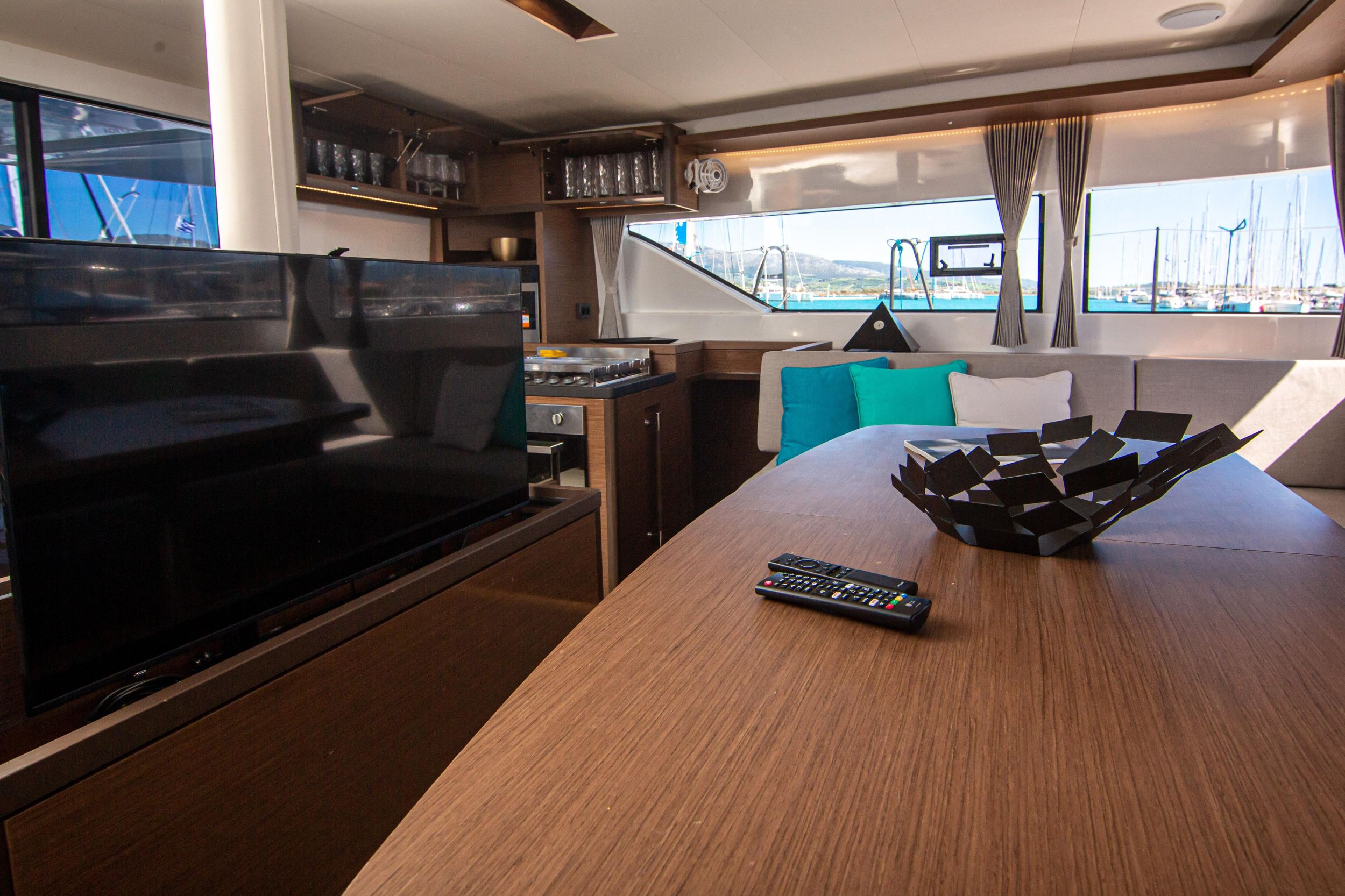 Lagoon 50 — photo 4