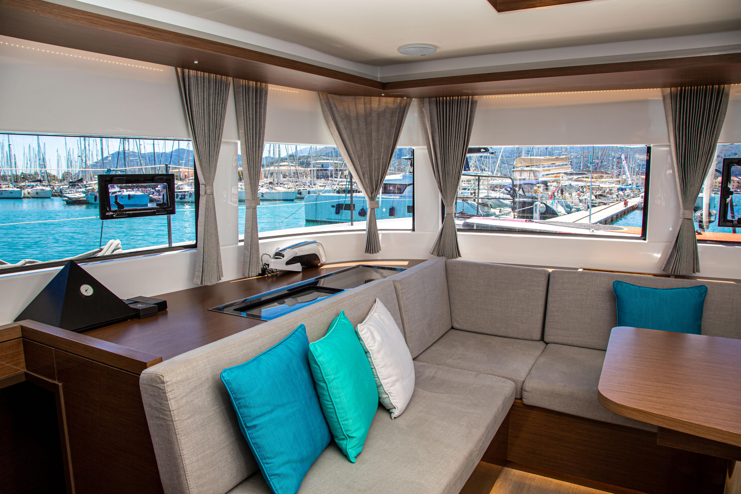 Lagoon 50 — photo 10