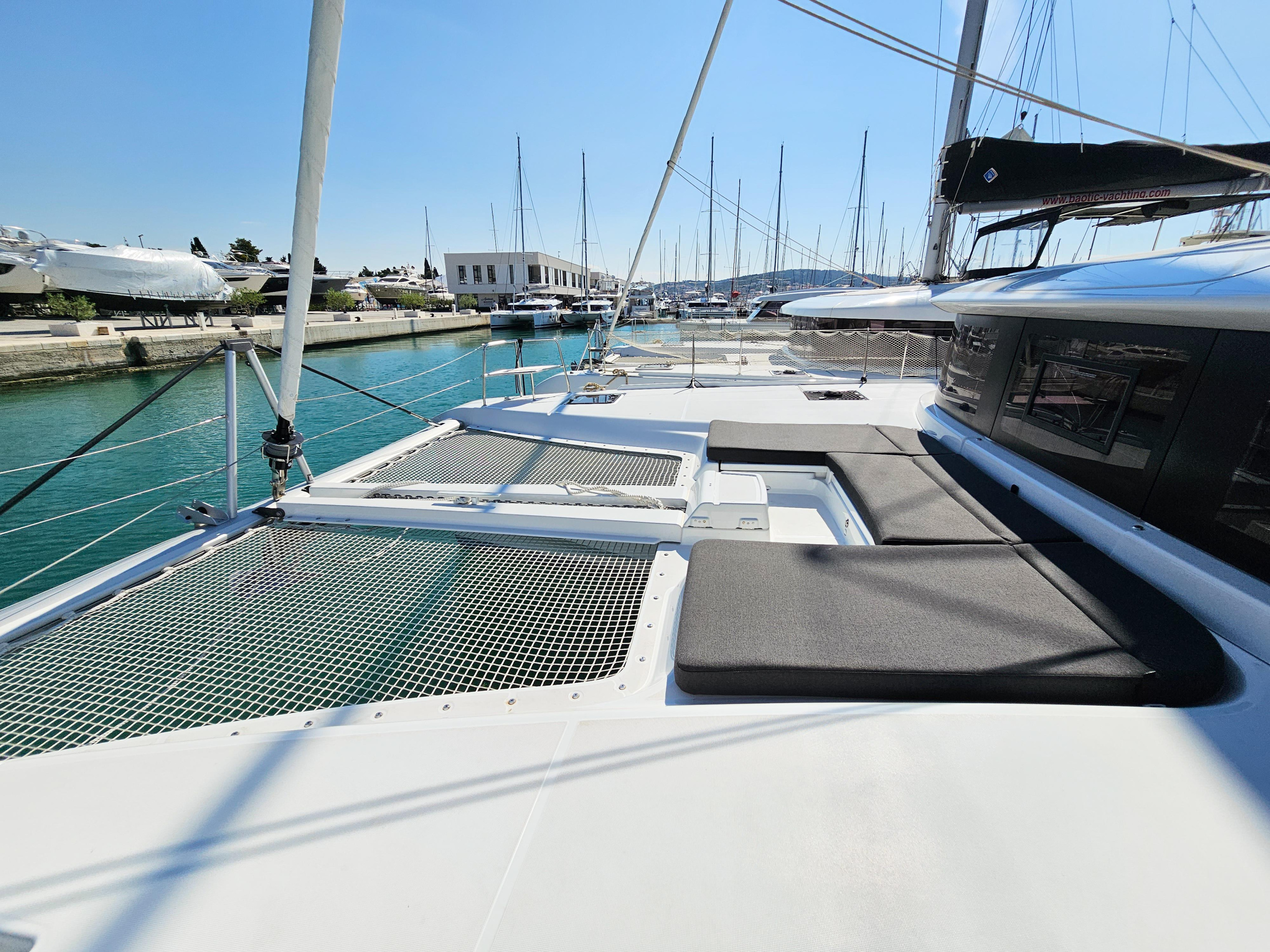 Lagoon 46 Fly — photo 10