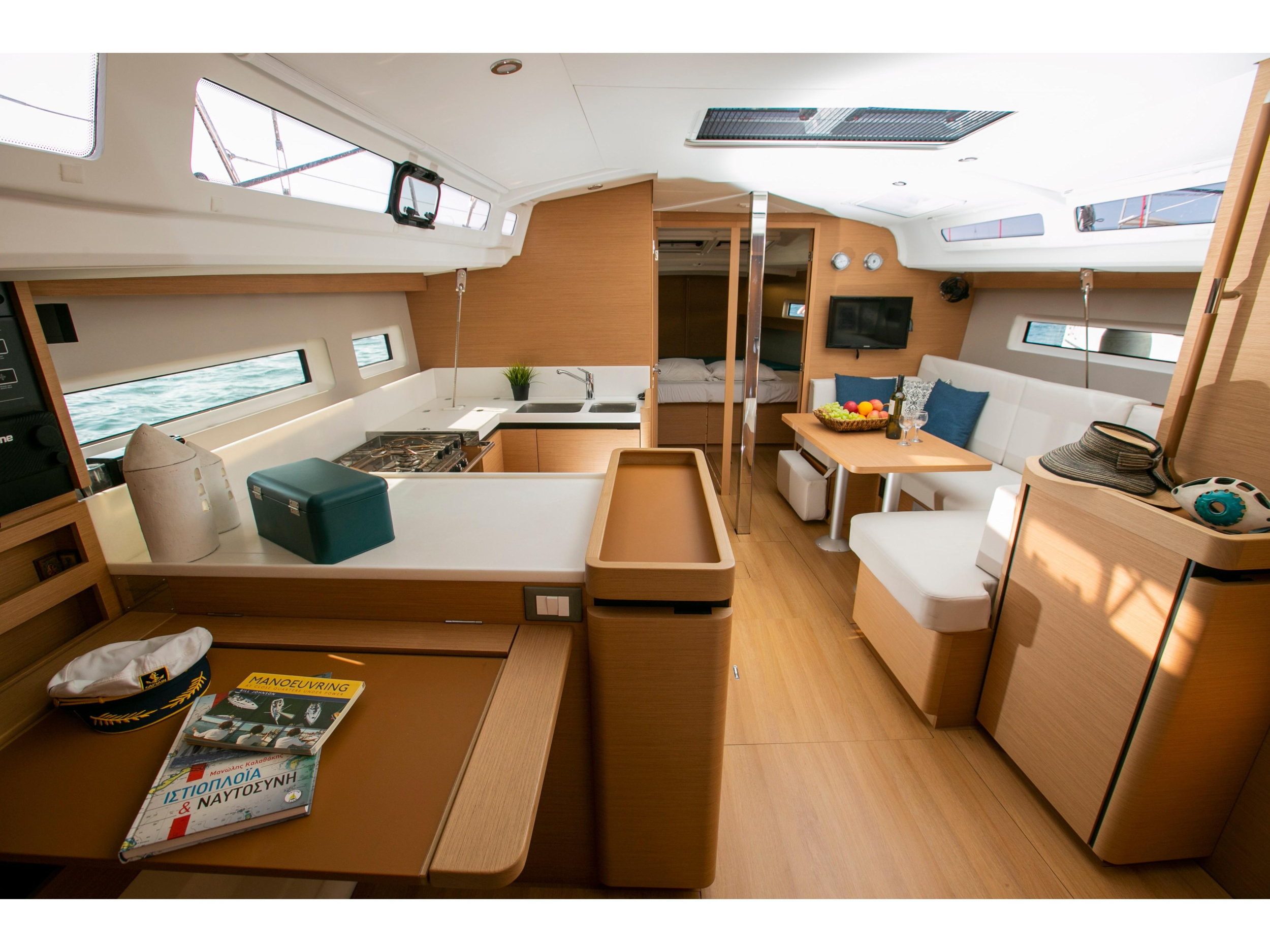 Sun Odyssey 440 — photo 3