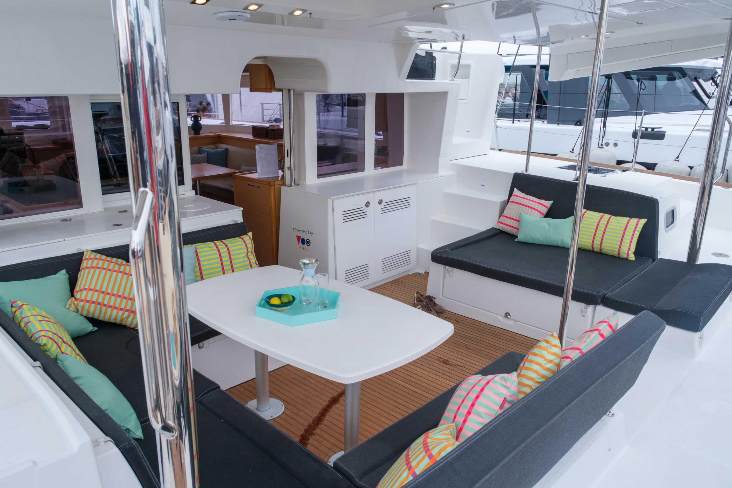 Lagoon 450F — photo 13