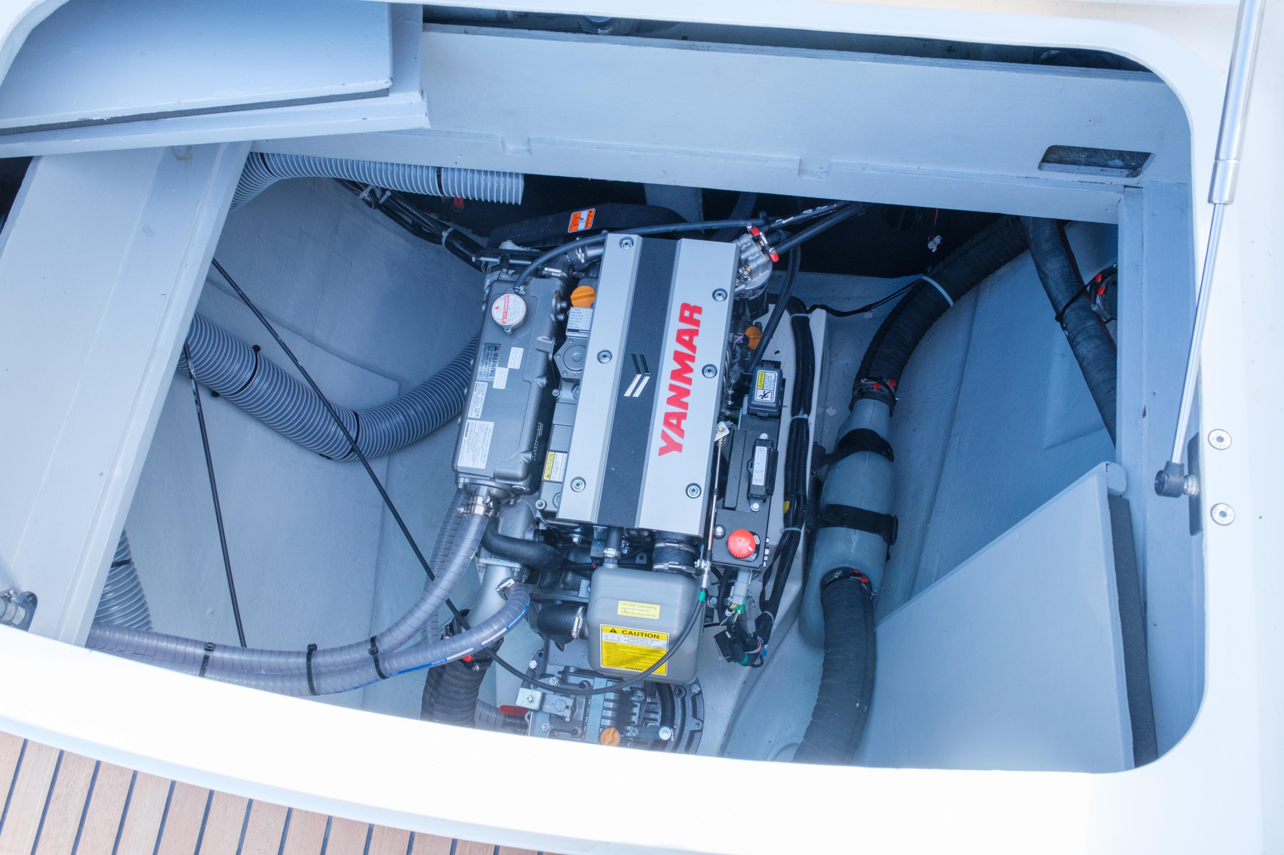 Lagoon 450F — photo 4