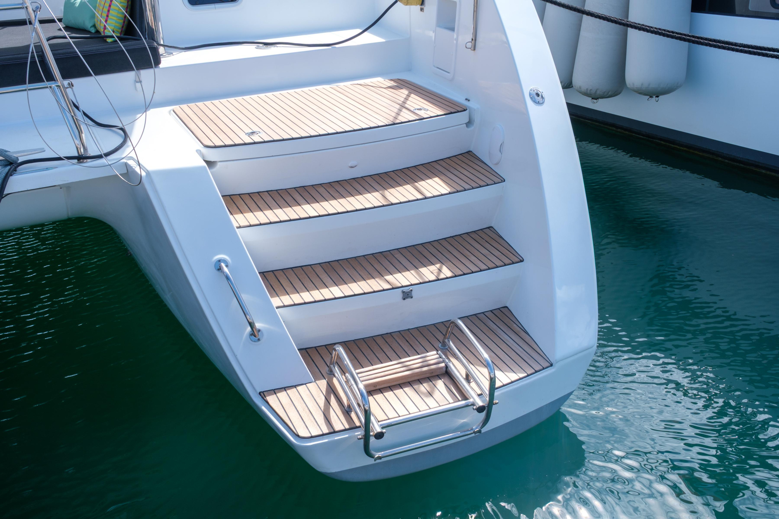 Lagoon 450F — photo 12