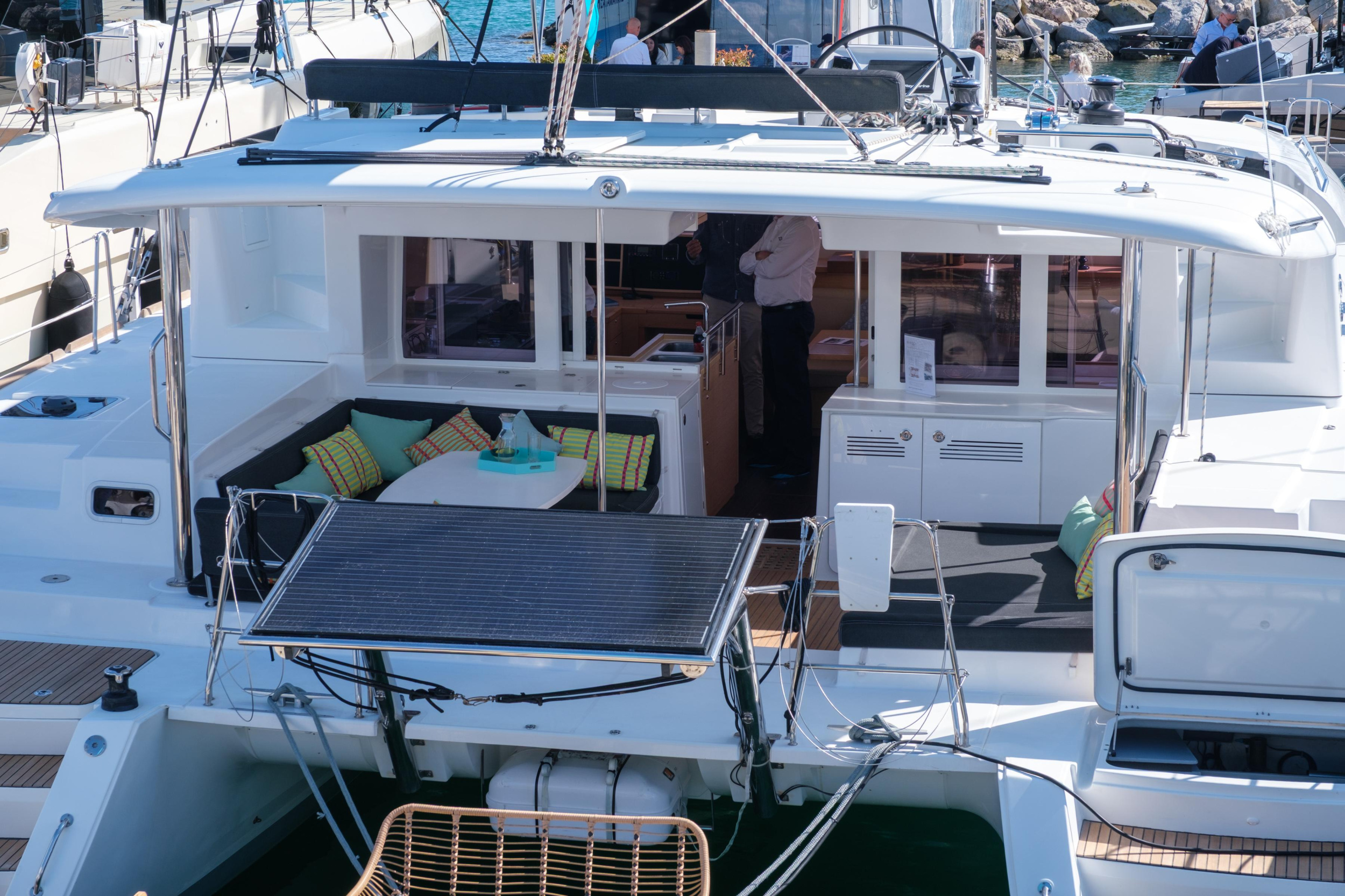 Lagoon 450F — photo 20