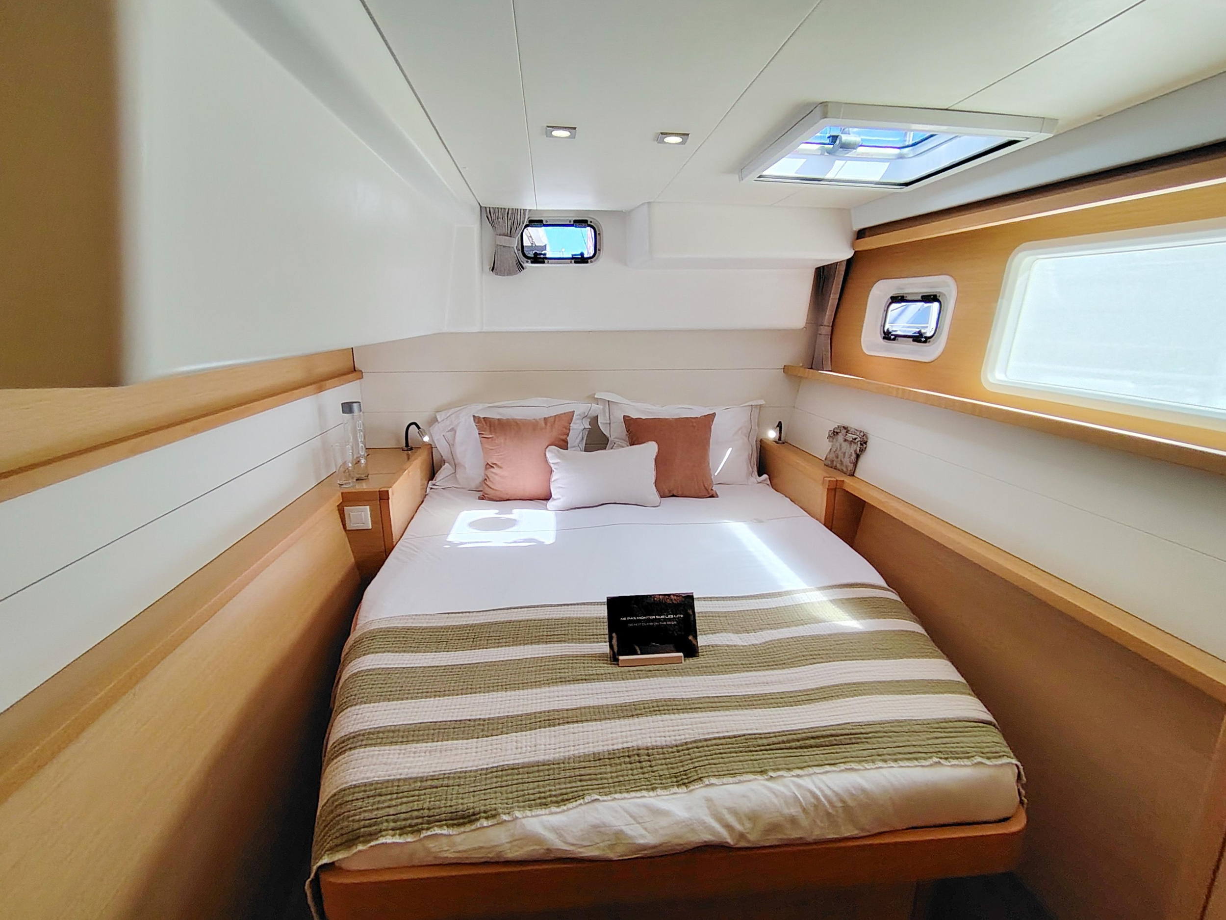 Lagoon 450F — photo 10