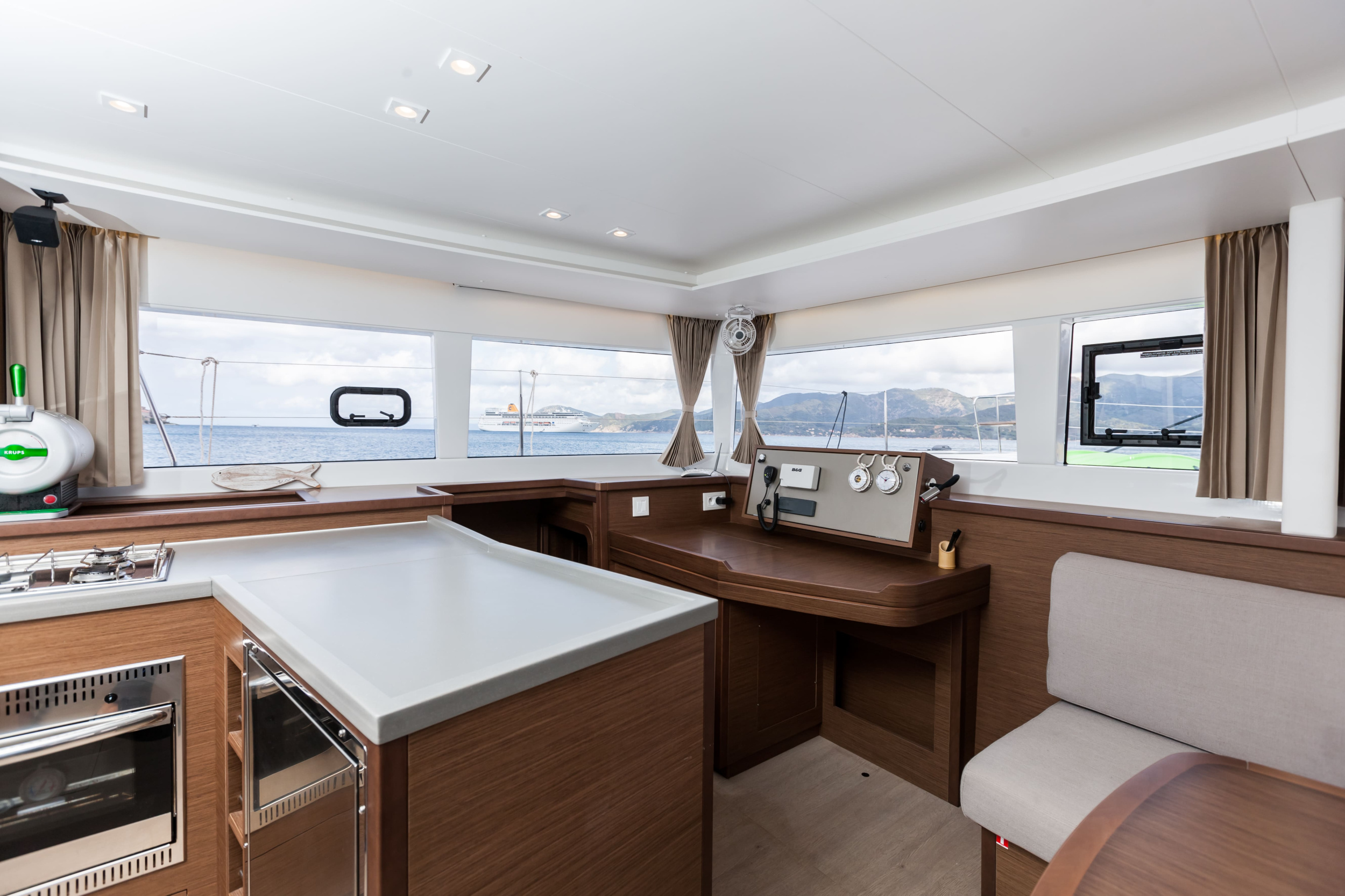 Lagoon 450 Flybridge — photo 32