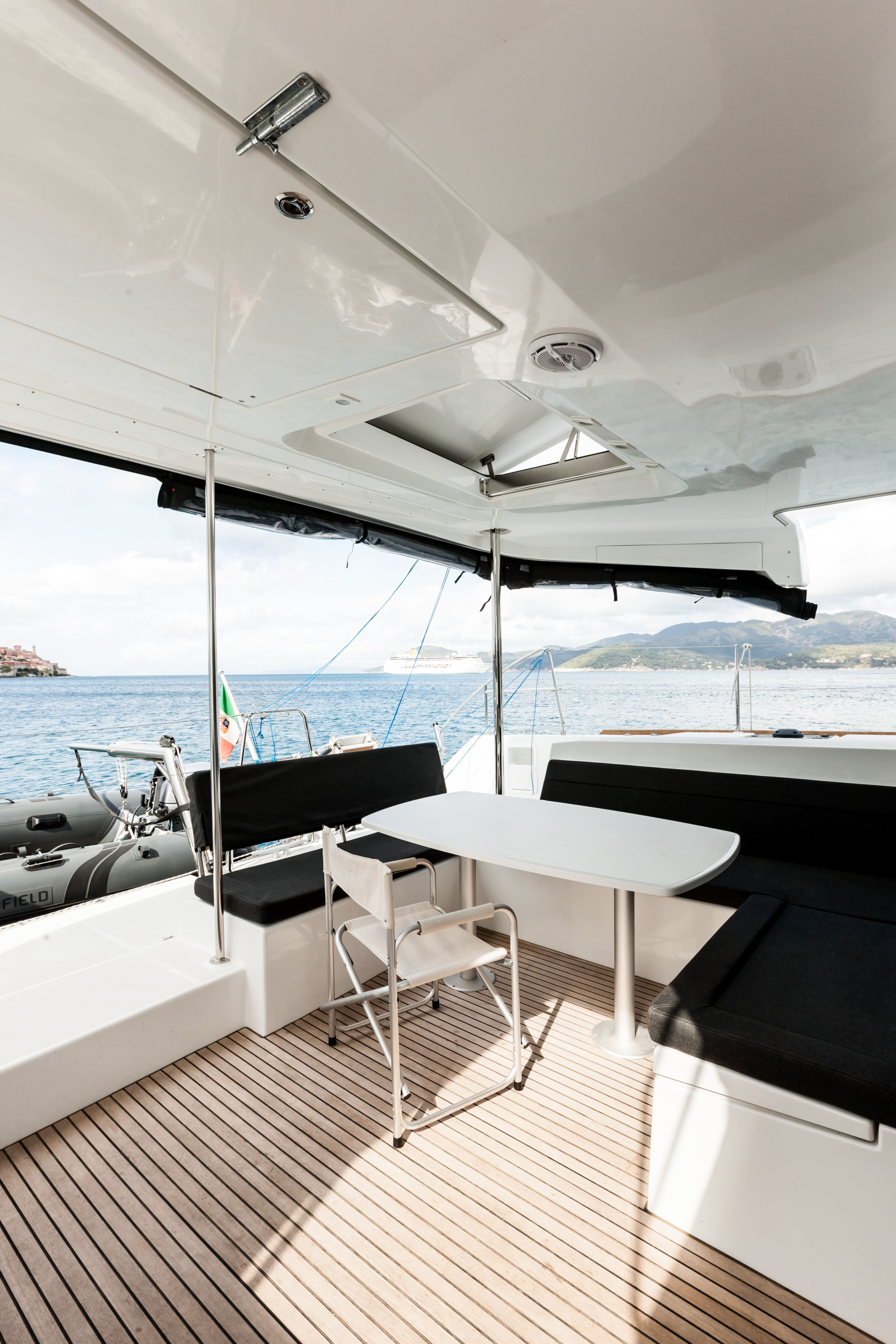 Lagoon 450 Flybridge — photo 25