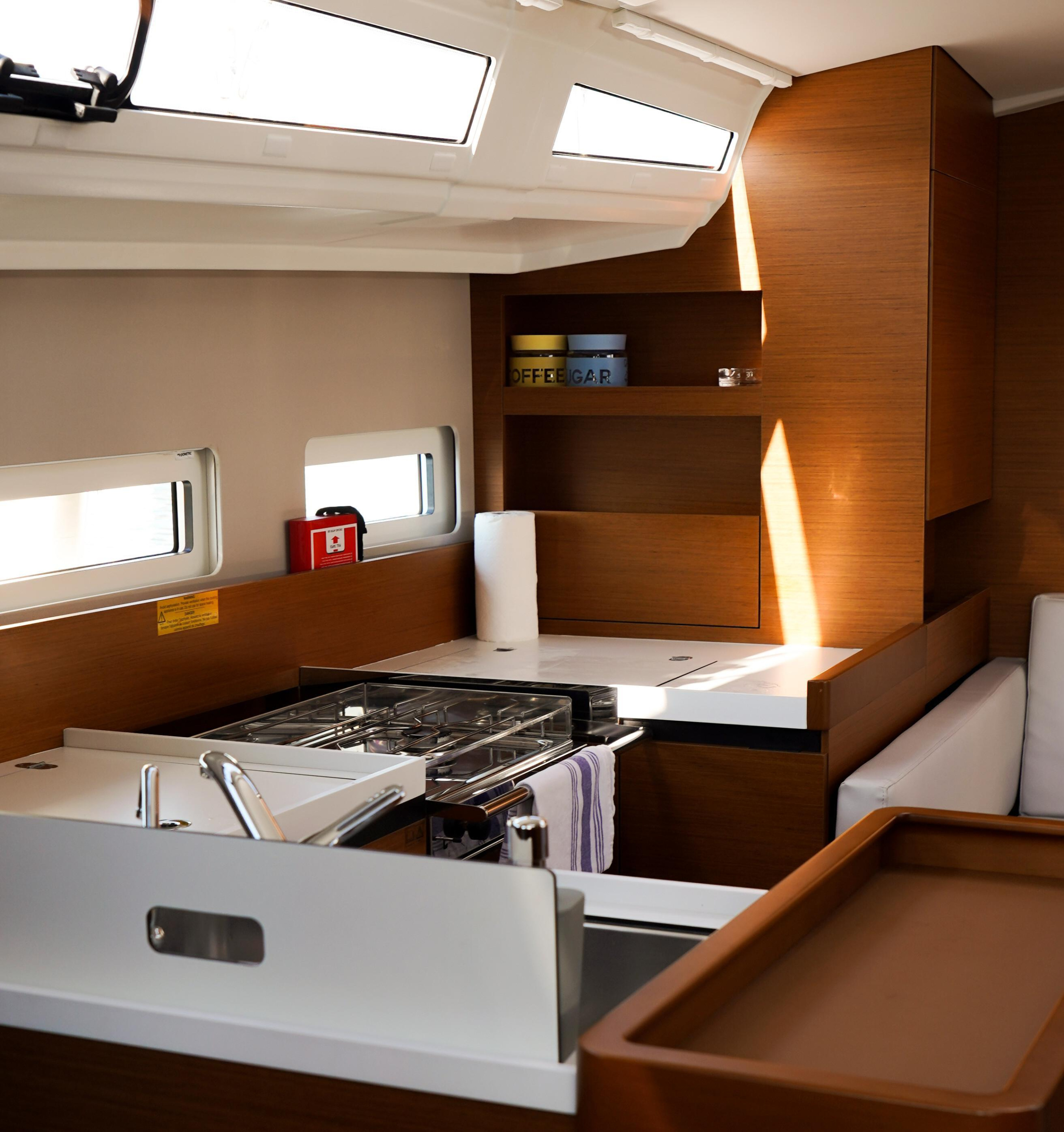Sun Odyssey 410 — photo 3