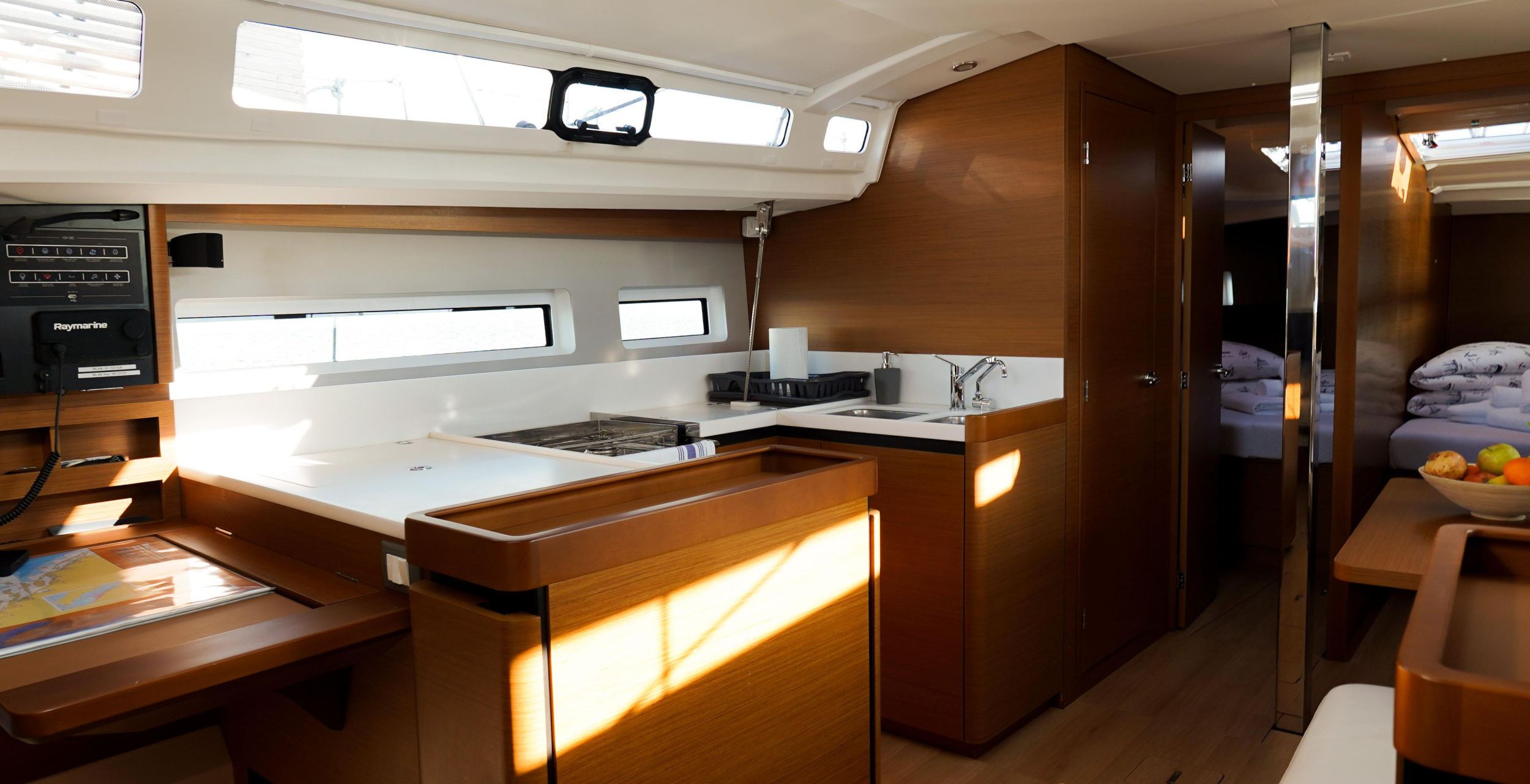 Sun Odyssey 440 — photo 5